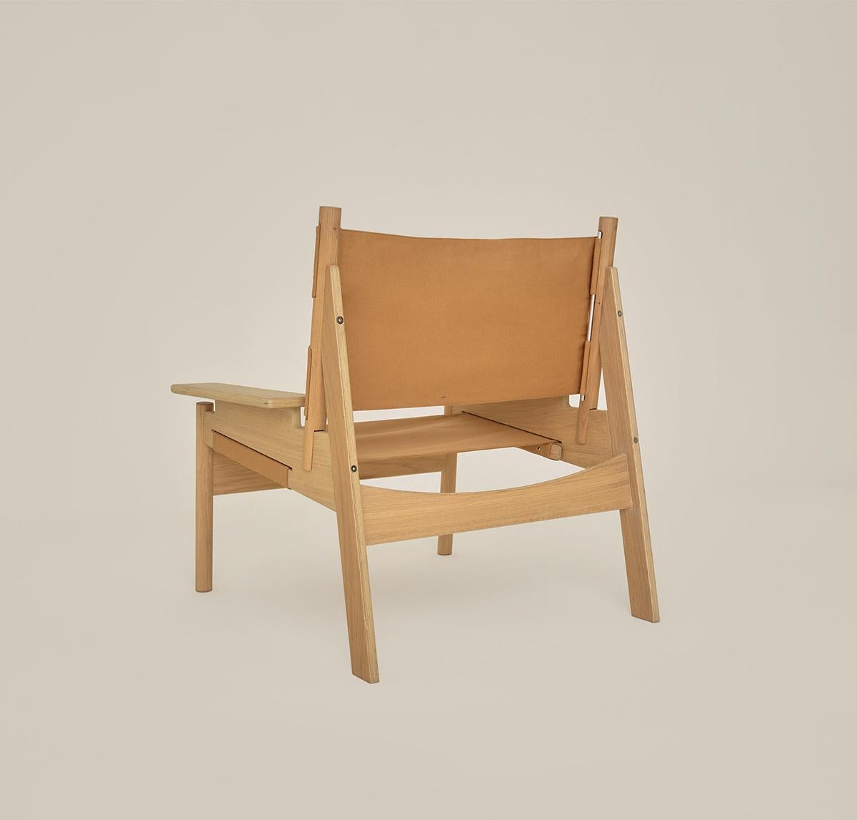 Turkish KITA LIVING Frame Lounge Chair - Oak Mist - Caramel For Sale