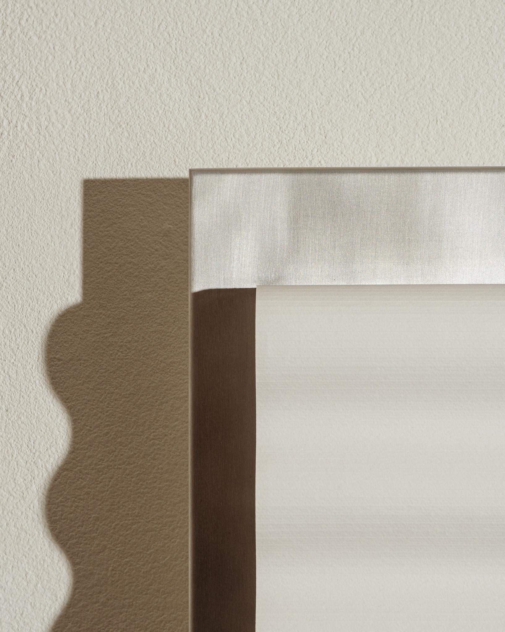 Aplique Marco M de aluminio bruto en Excelente estado para la venta en PARIS, FR