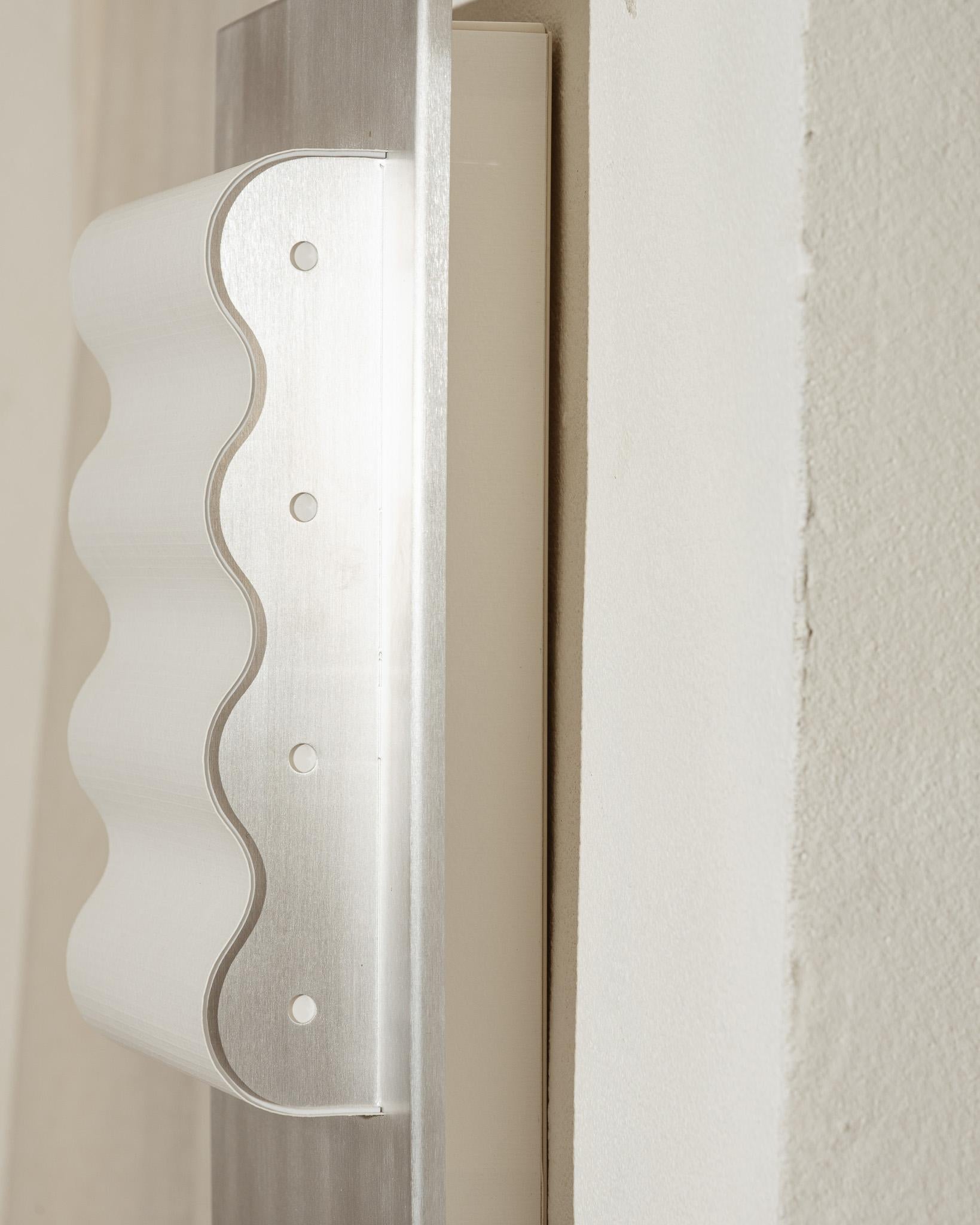 Aplique Marco M de aluminio bruto en venta 2