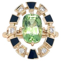 Frame ring, Yellow Gold, Black Lacquer, Diamonds, Peridot