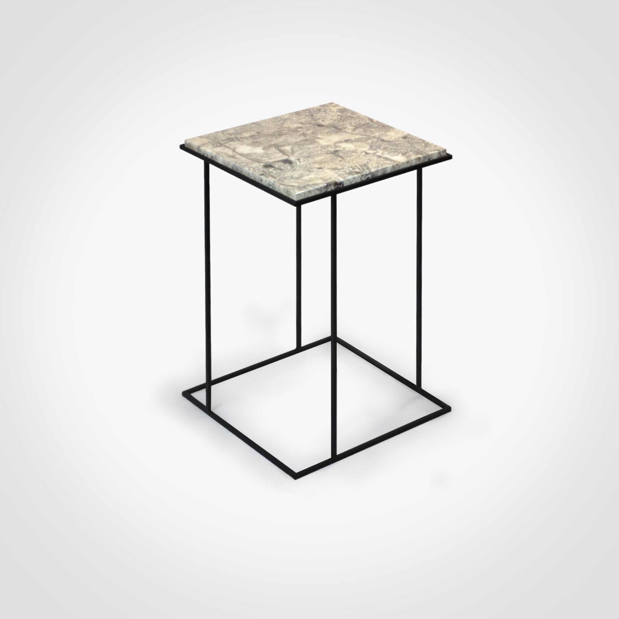 FramE Side Table: Elegant Design with 3D Frame , Resined fossil Travertine In New Condition For Sale In Campobasso, CB