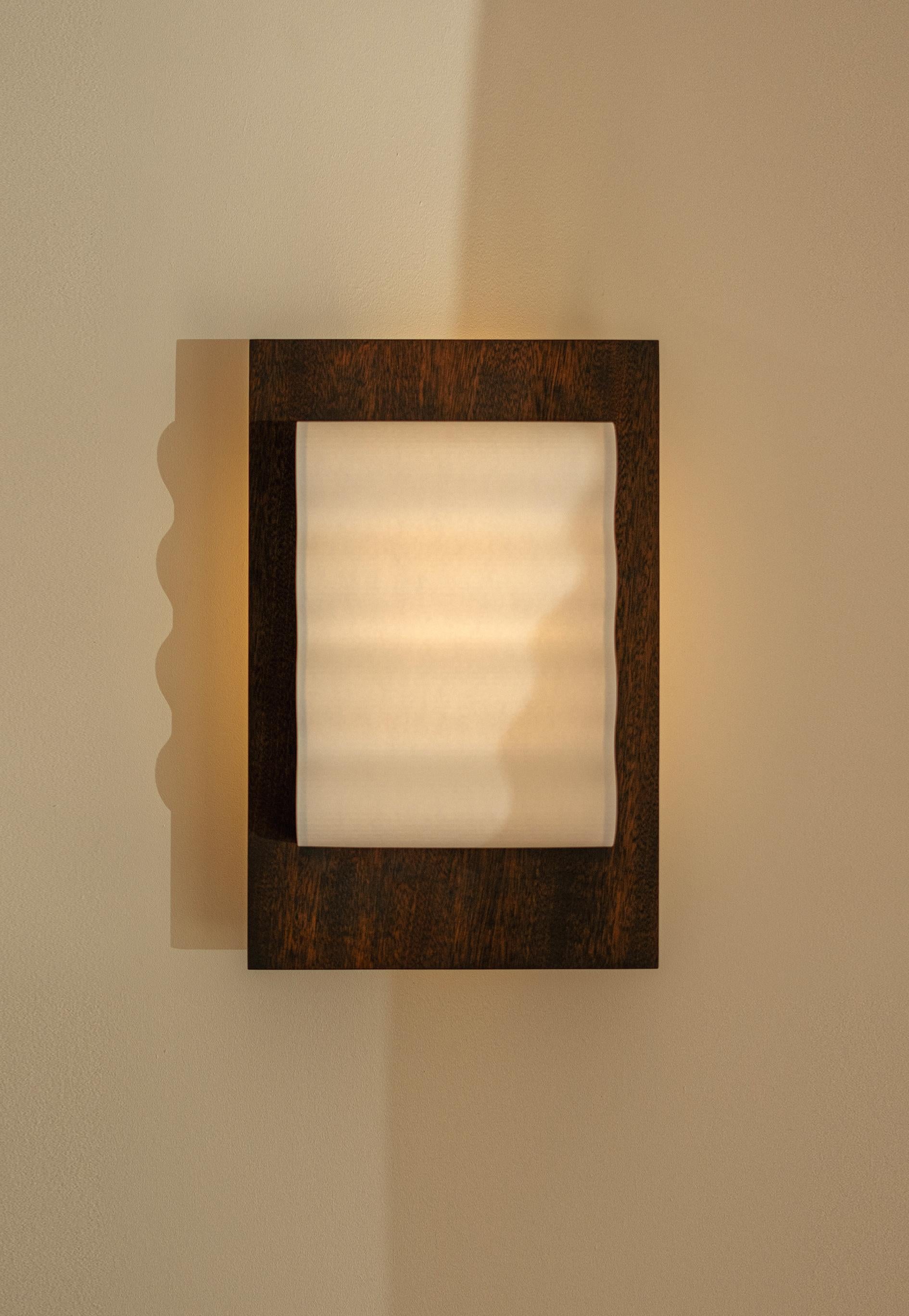 Lámpara de pared mediana Frame Wood de Violaine d'Harcourt Portugués en venta
