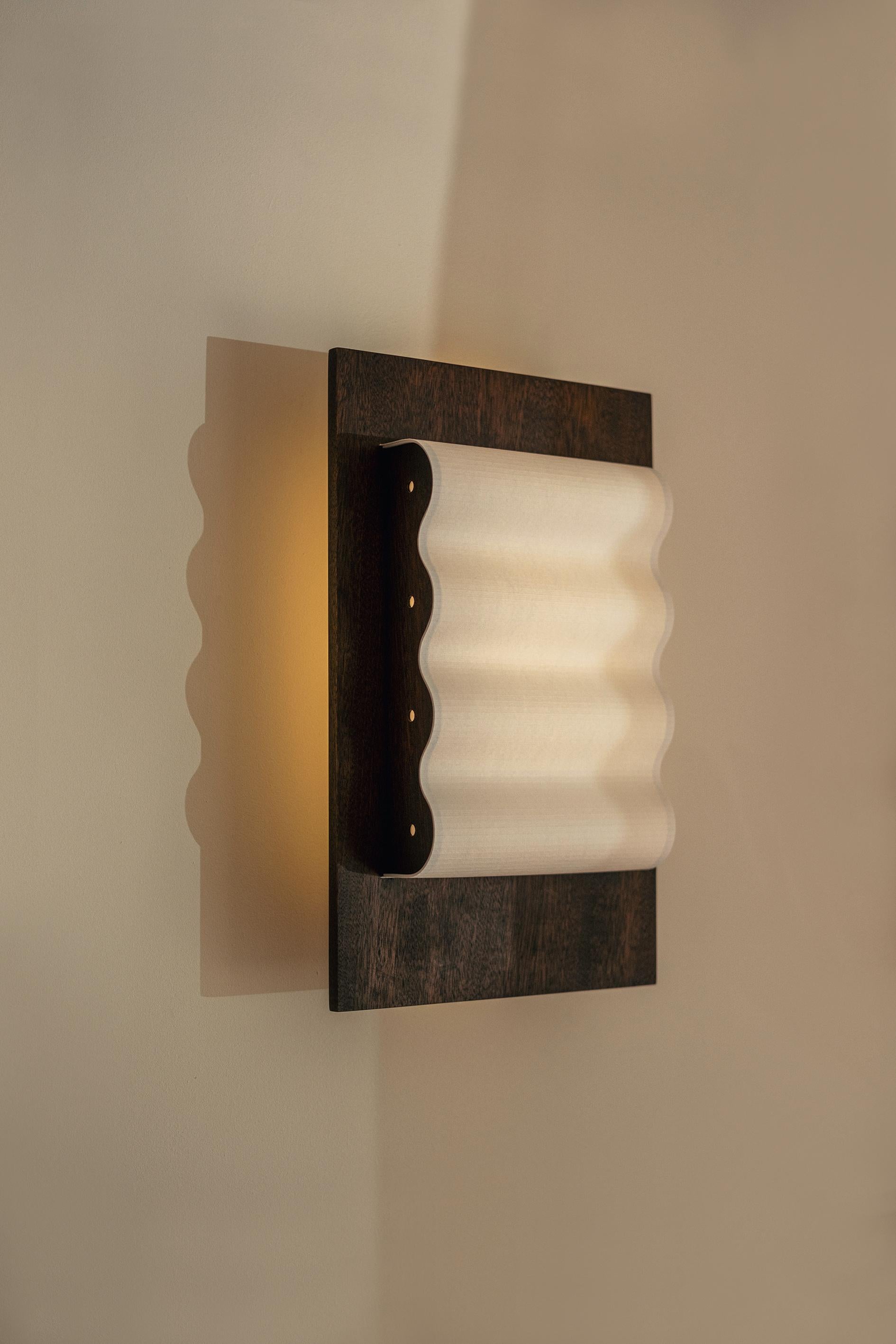 Lámpara de pared pequeña Frame Wood de Violaine d'Harcourt en Nuevo estado para la venta en Geneve, CH