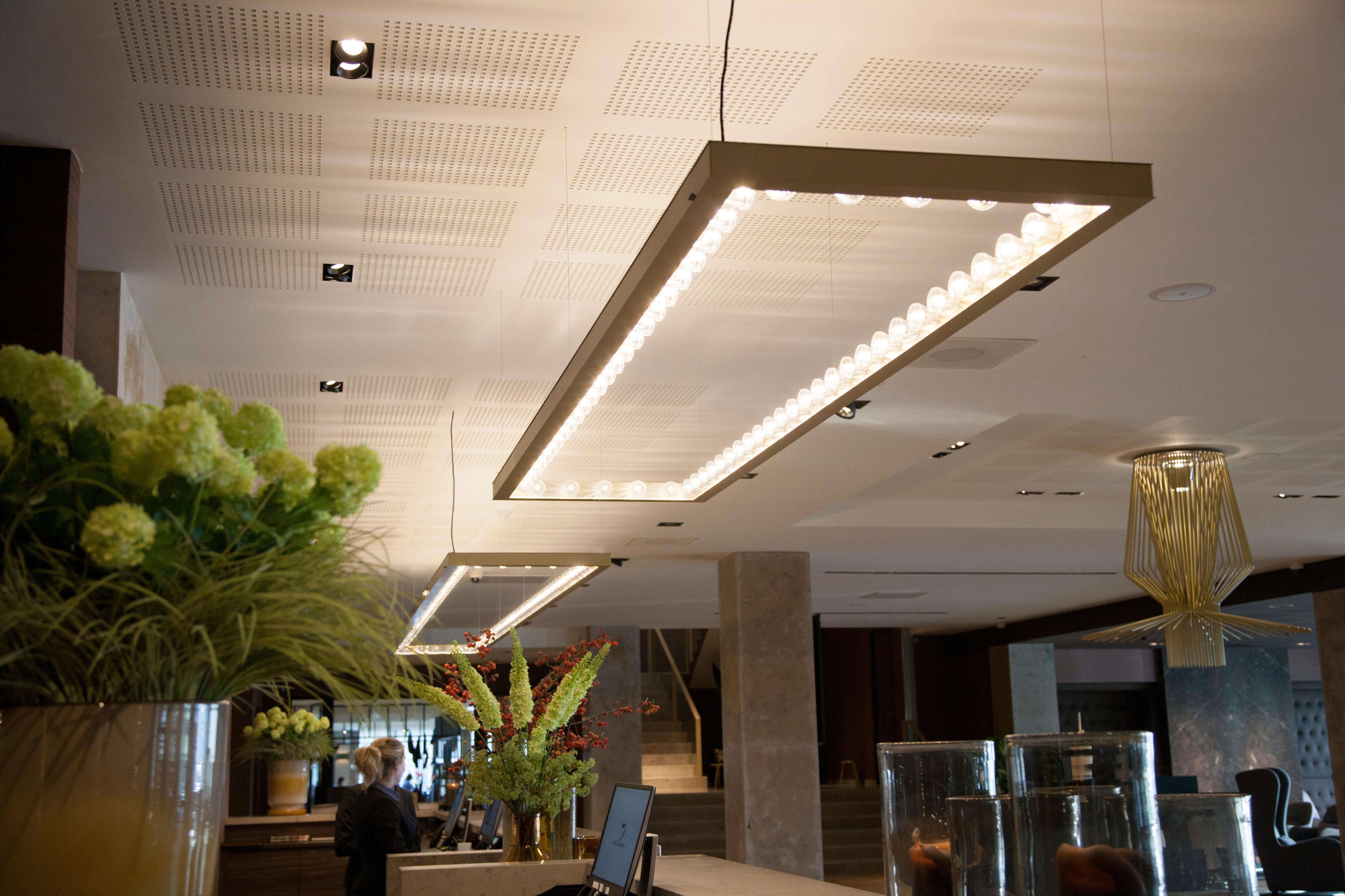 Alluminio Lampada a sospensione in alluminio anodizzato nero con cornice 150 di JSPR in vendita