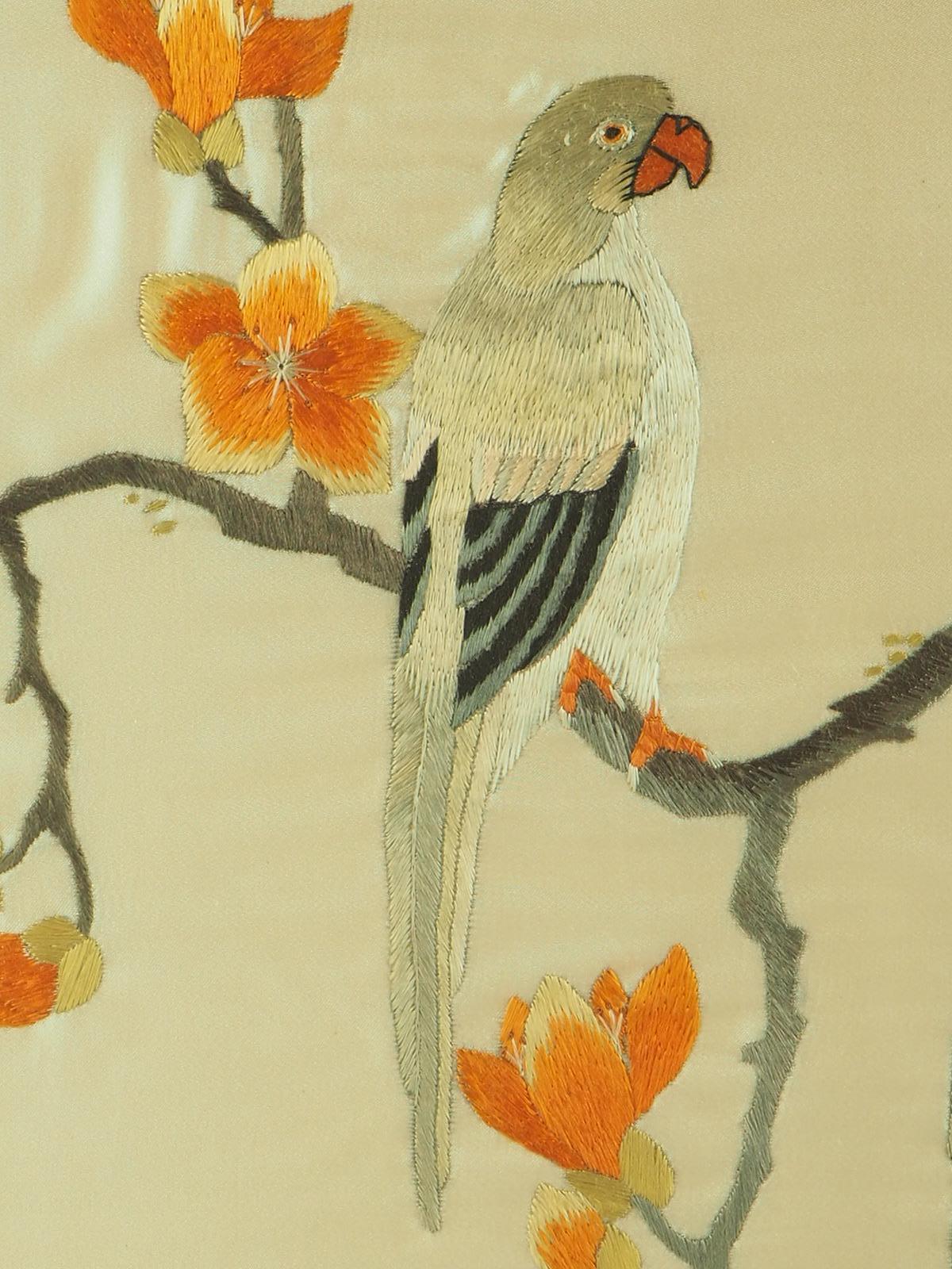 Framed 20th Century Chinese Silk Love Birds Embroidery In Good Condition In Lincoln, GB