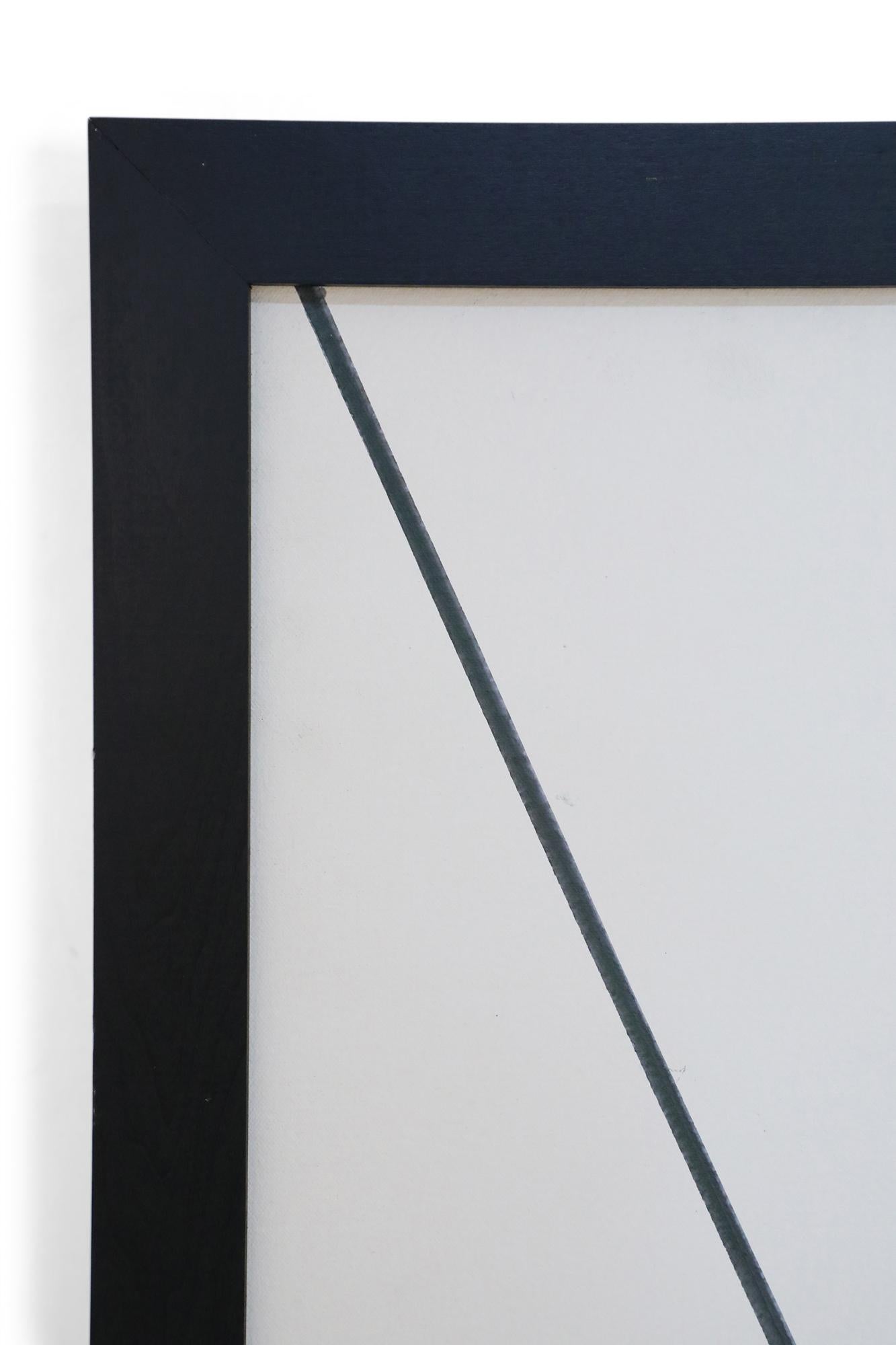 Peinture abstraite à l'acrylique encadrée de formes géométriques en noir, rouge et blanc Bon état - En vente à Queens, NY