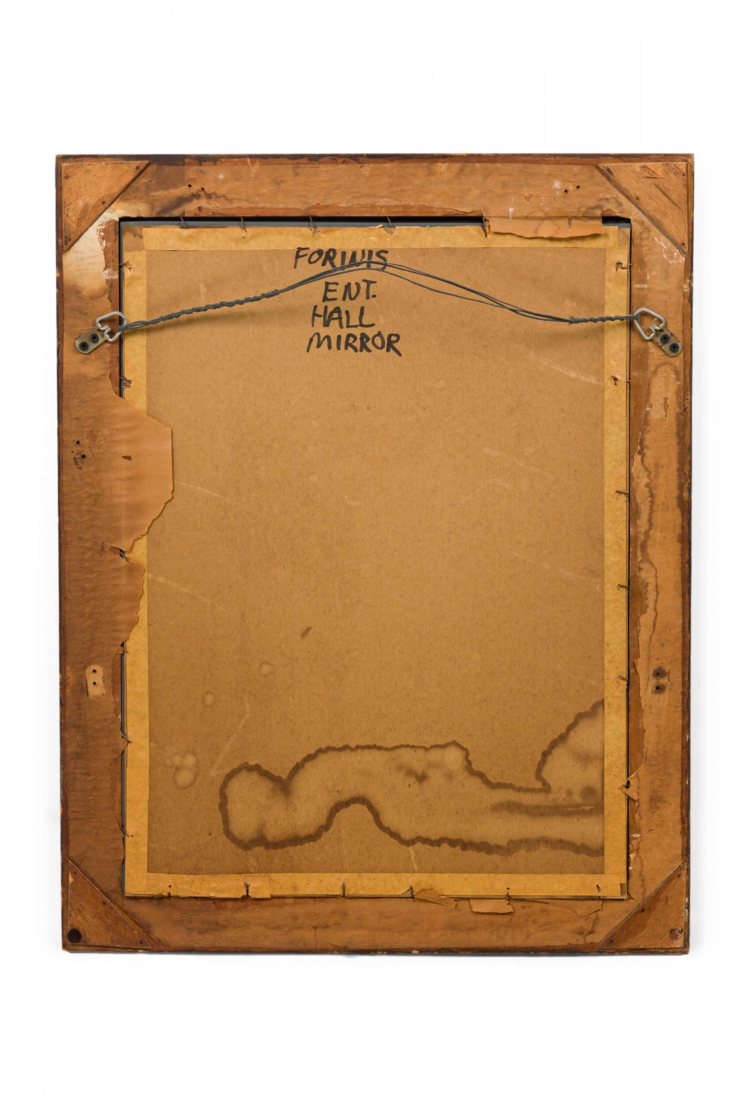 Specchio da parete con cornice in legno dorato in stile vittoriano americano In condizioni buone in vendita a Queens, NY