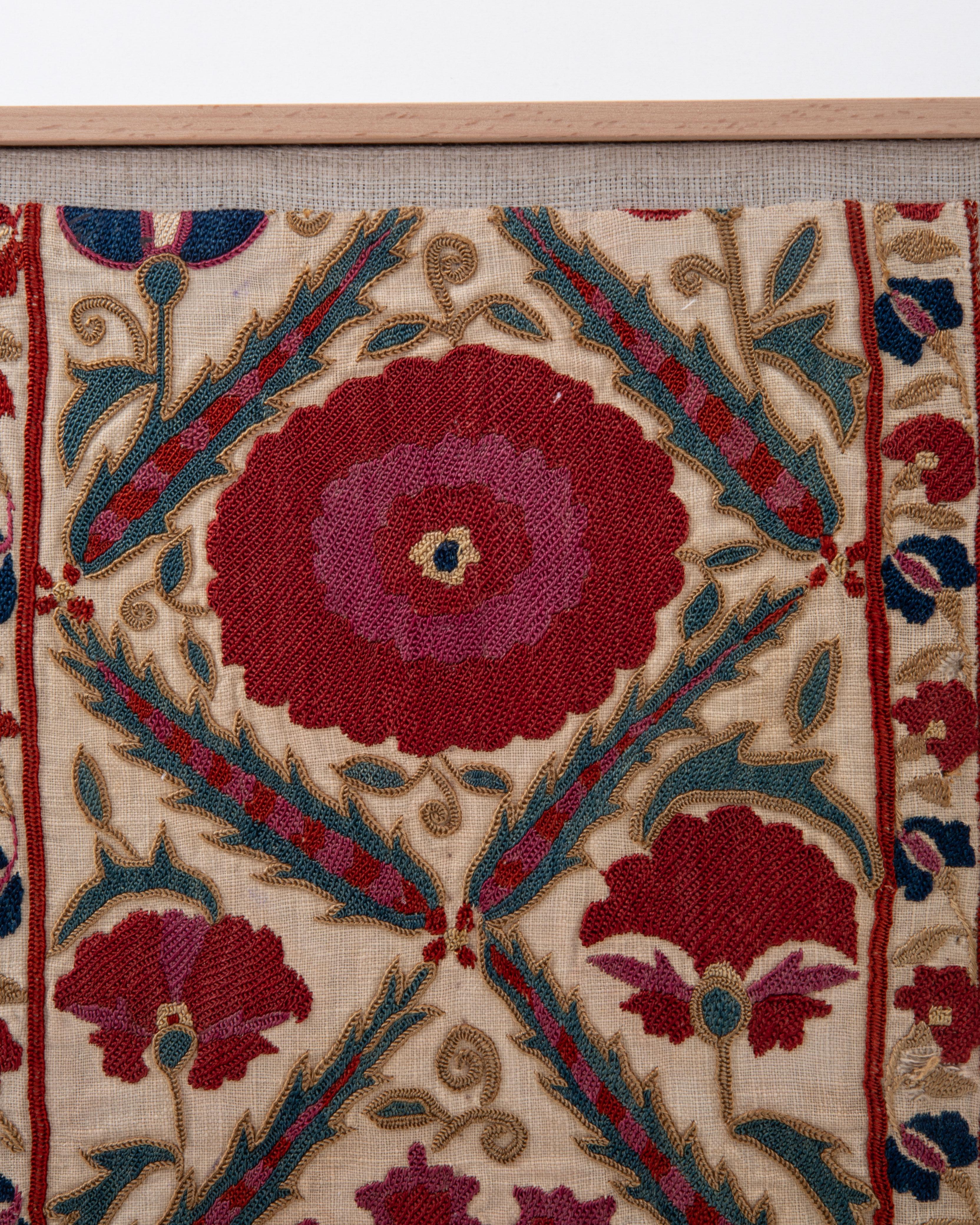 Uzbeko Framed Antique Bukhara Suzani Fragment, Uzbekistan in vendita