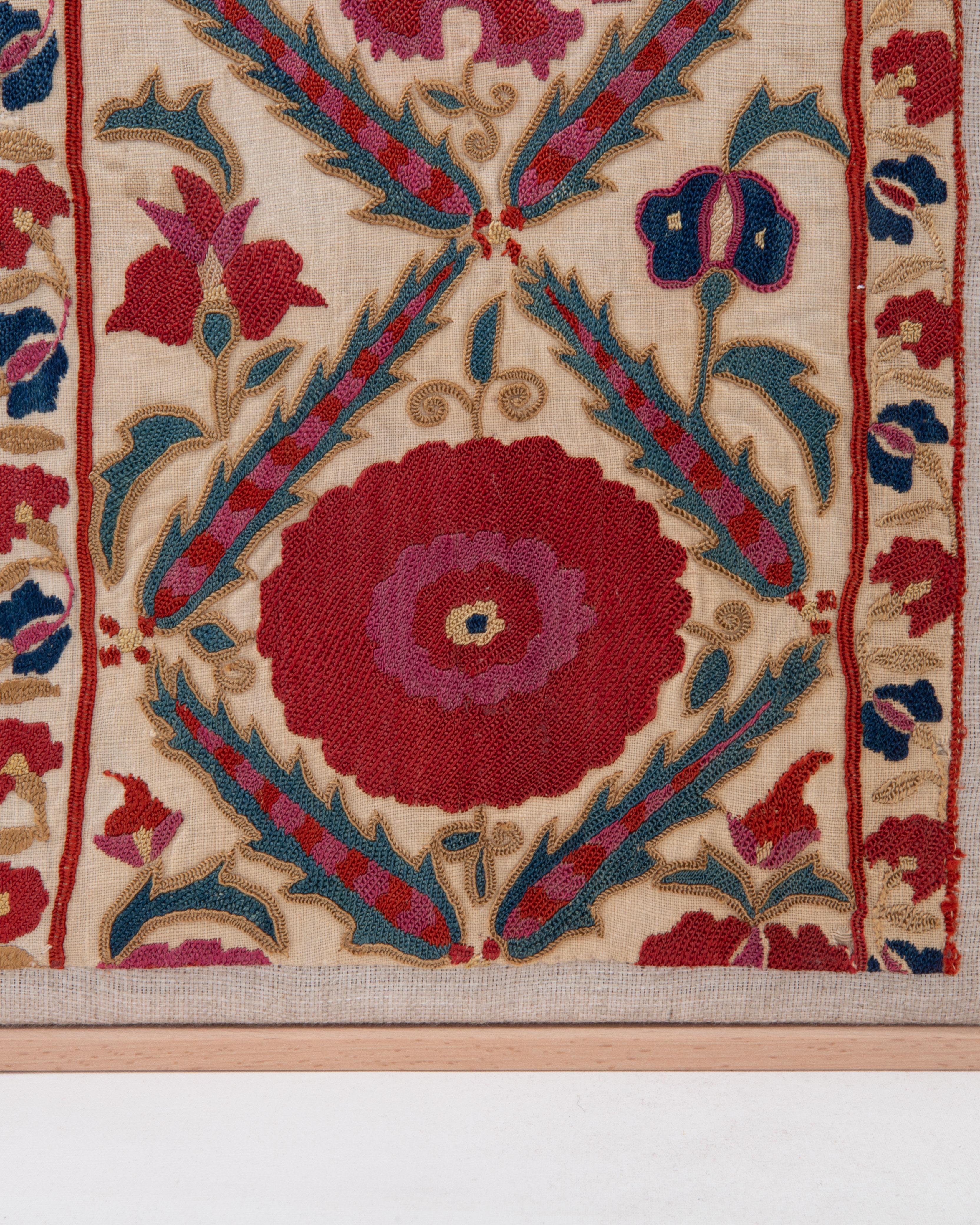 Framed Antique Bukhara Suzani Fragment, Uzbekistan In condizioni discrete in vendita a Istanbul, TR