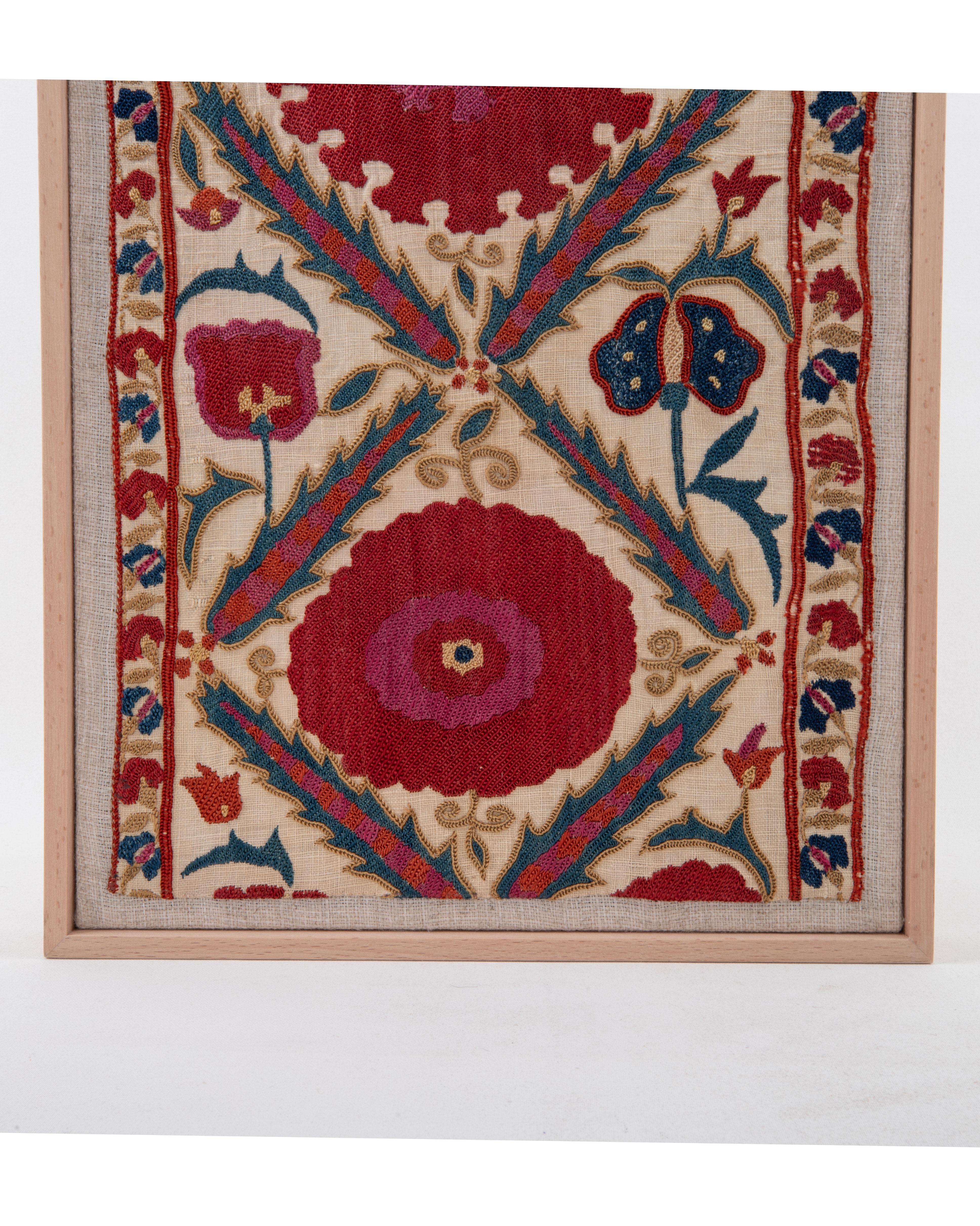 Framed Antique Bukhara Suzani Fragment, Uzbekistan In condizioni discrete in vendita a Istanbul, TR