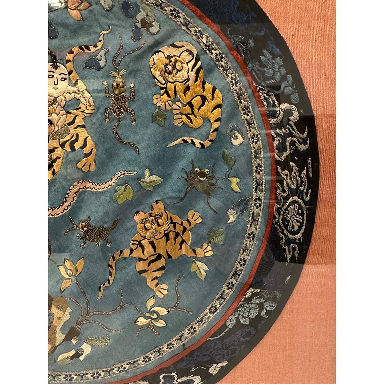 20th Century Framed Antique Chinese Qing Dynasty Embroidery 24LP126 For Sale