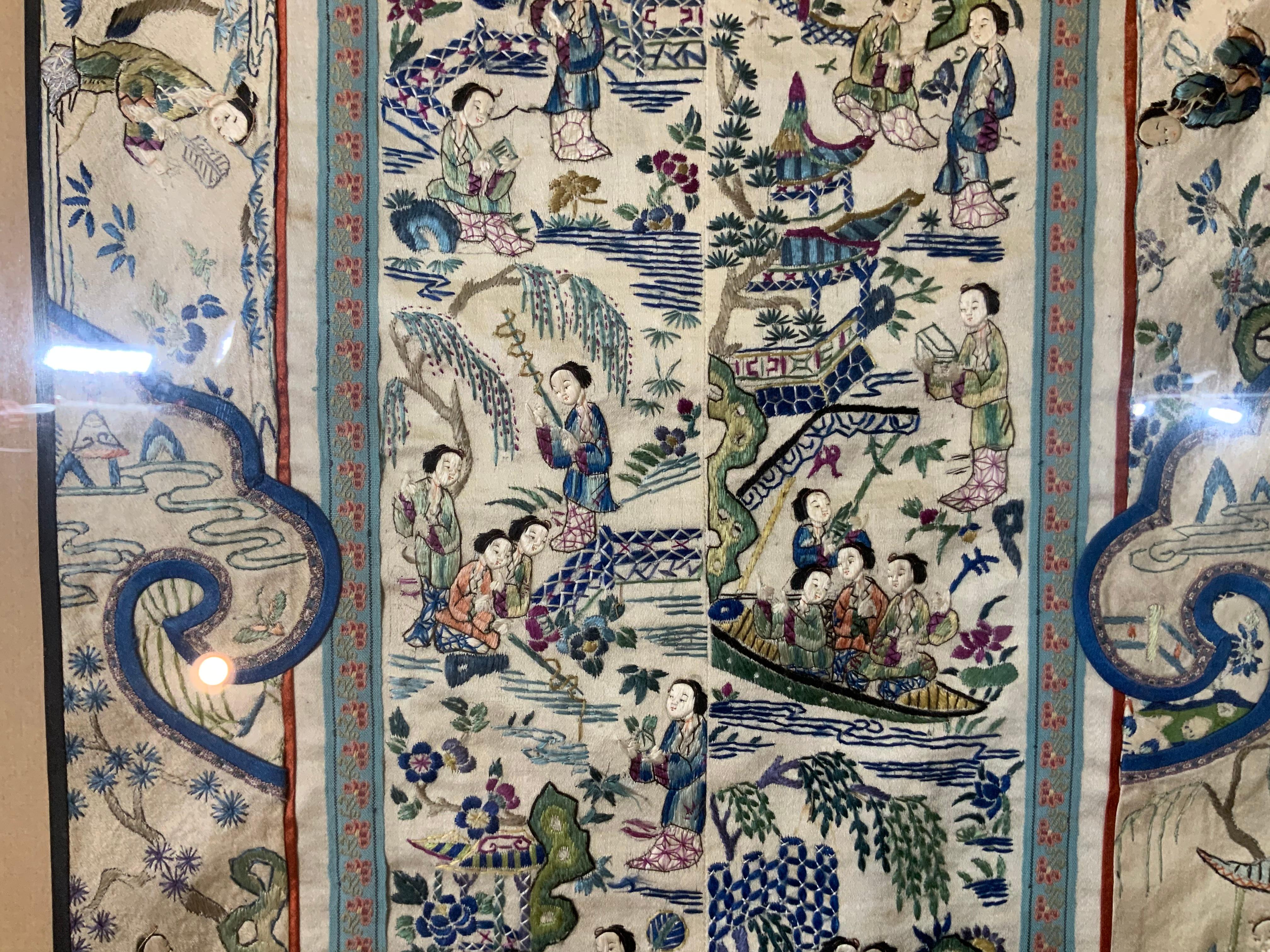 Framed Antique Chinese Textile (Handgeknüpft) im Angebot