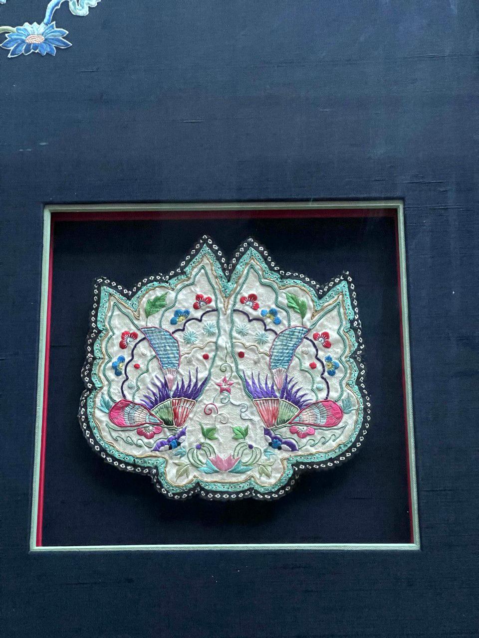 Chinese Export Framed Antique Embroidered Purse Qing Dynasty Provenance For Sale
