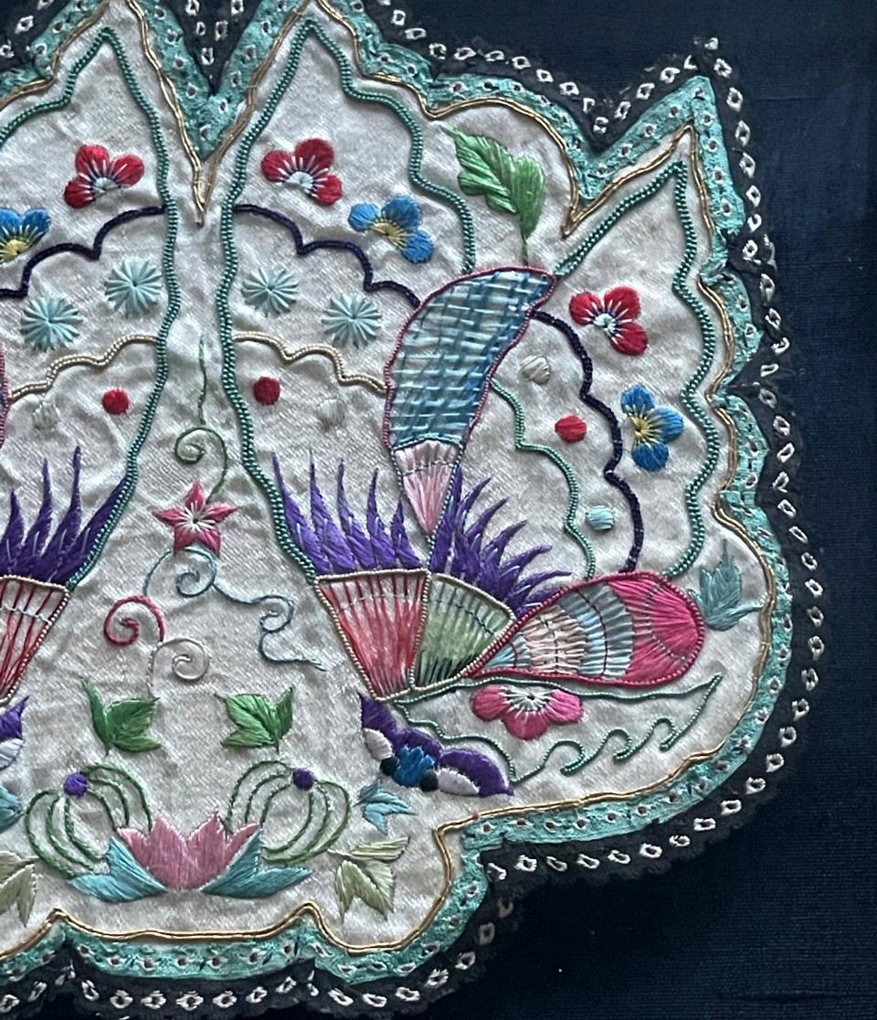 Framed Antique Embroidered Purse Qing Dynasty Provenance In Good Condition For Sale In Atlanta, GA