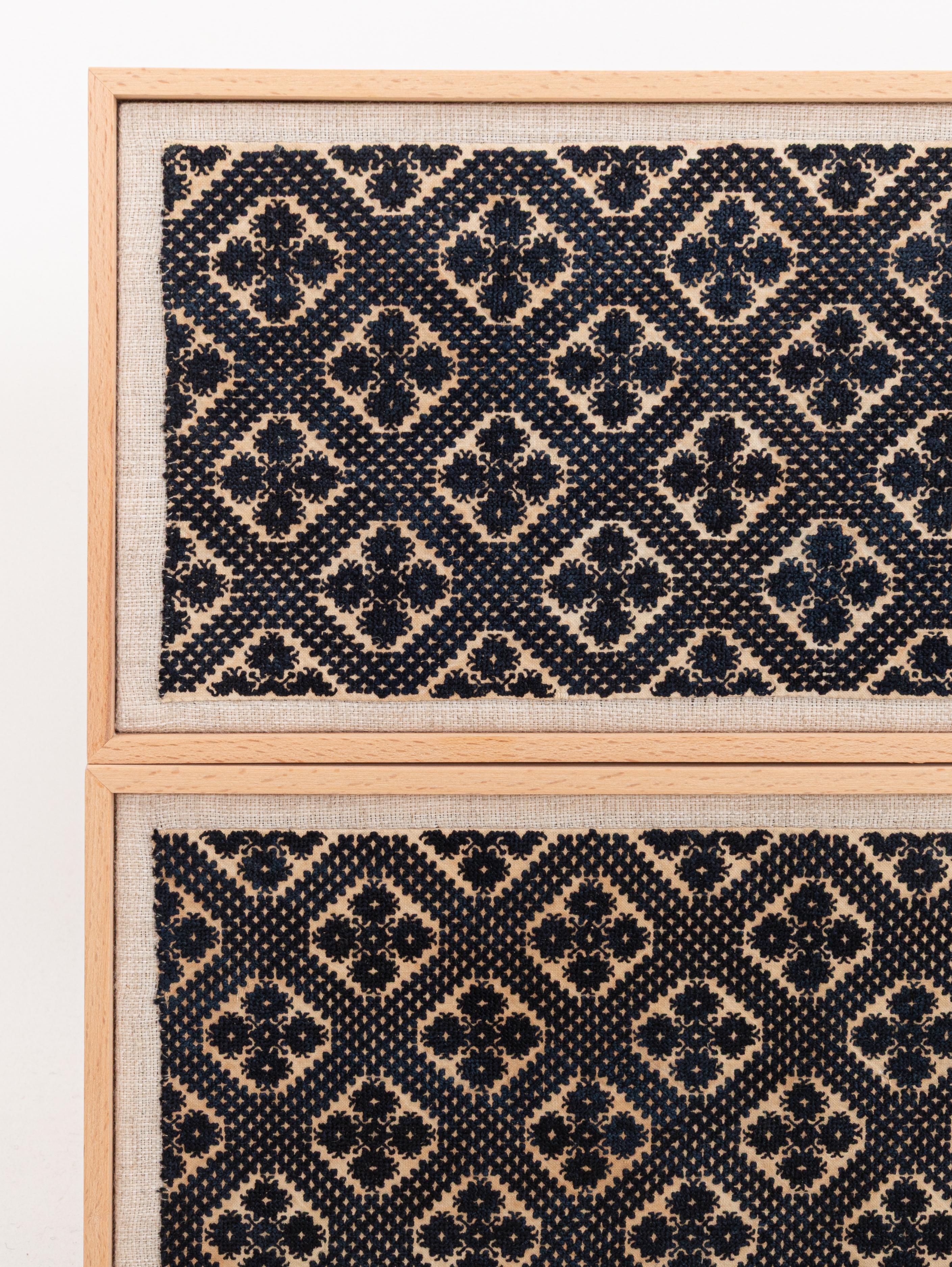 Marocain Encadrement d'une ancienne broderie de Fez, A.I.C. Maroc en vente