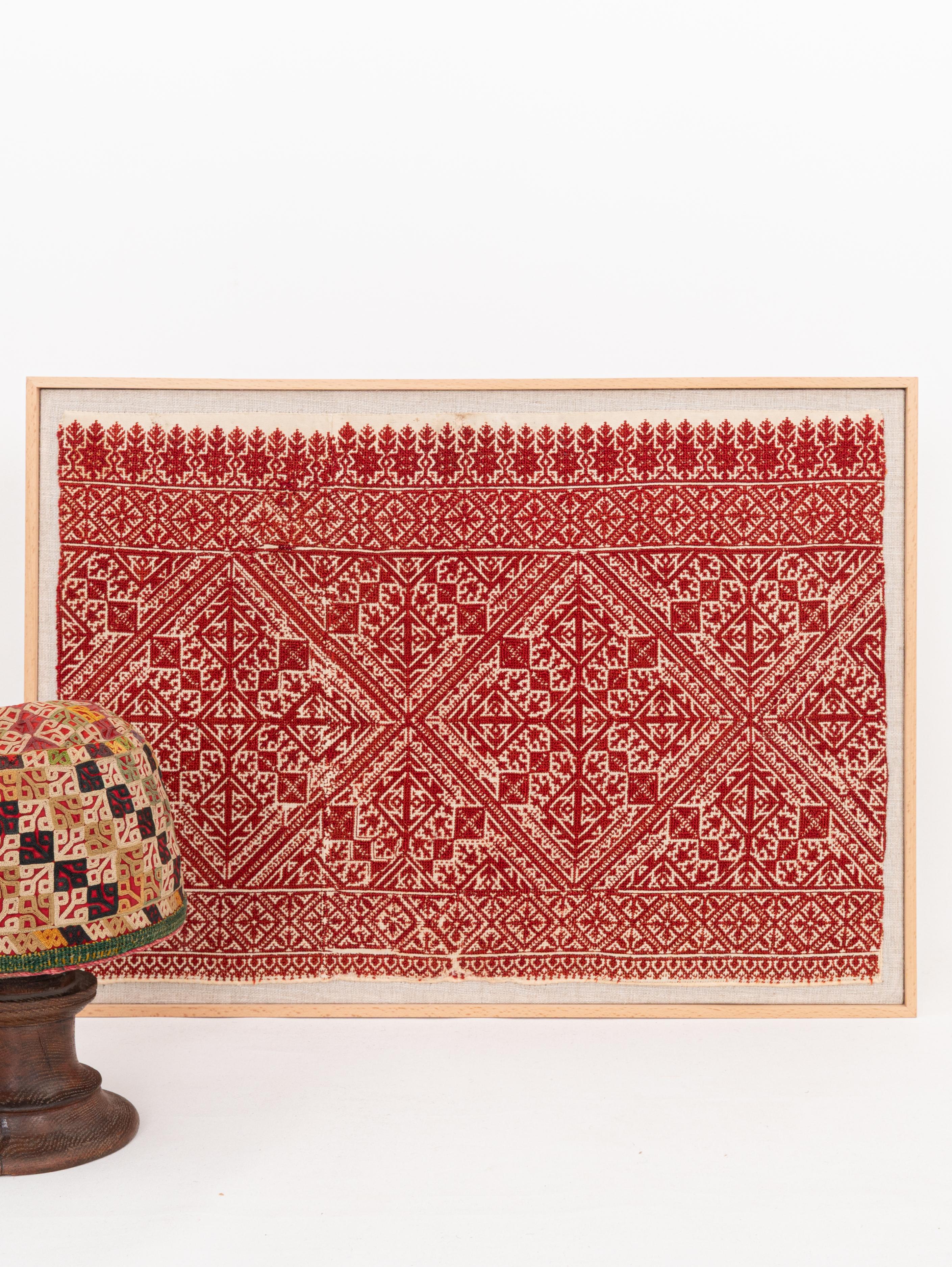 20ième siècle Encadrement d'une ancienne broderie de Fez, A.I.C. Maroc en vente