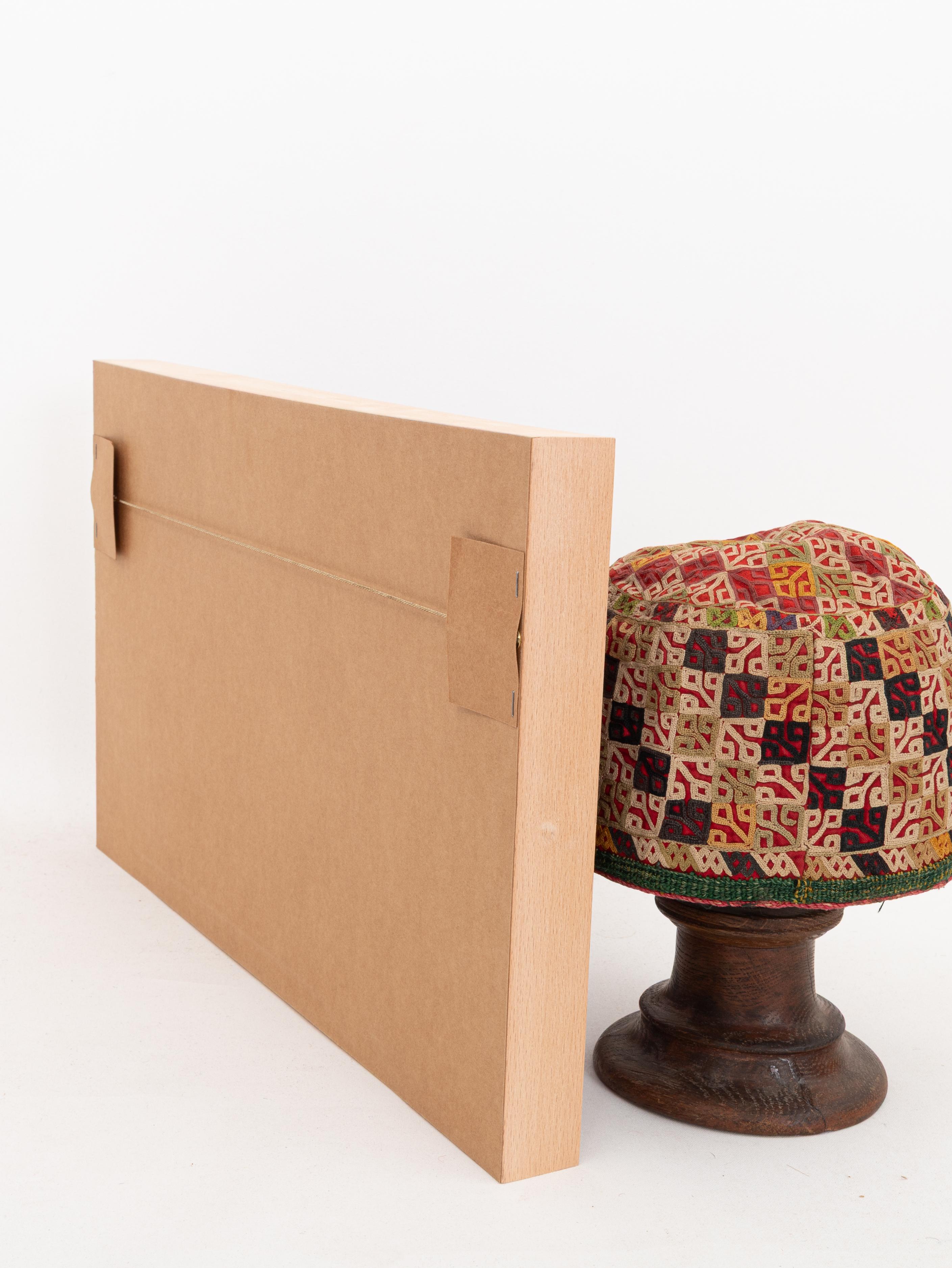 Soie Encadrement d'une ancienne broderie de Fez, A.I.C. Maroc en vente