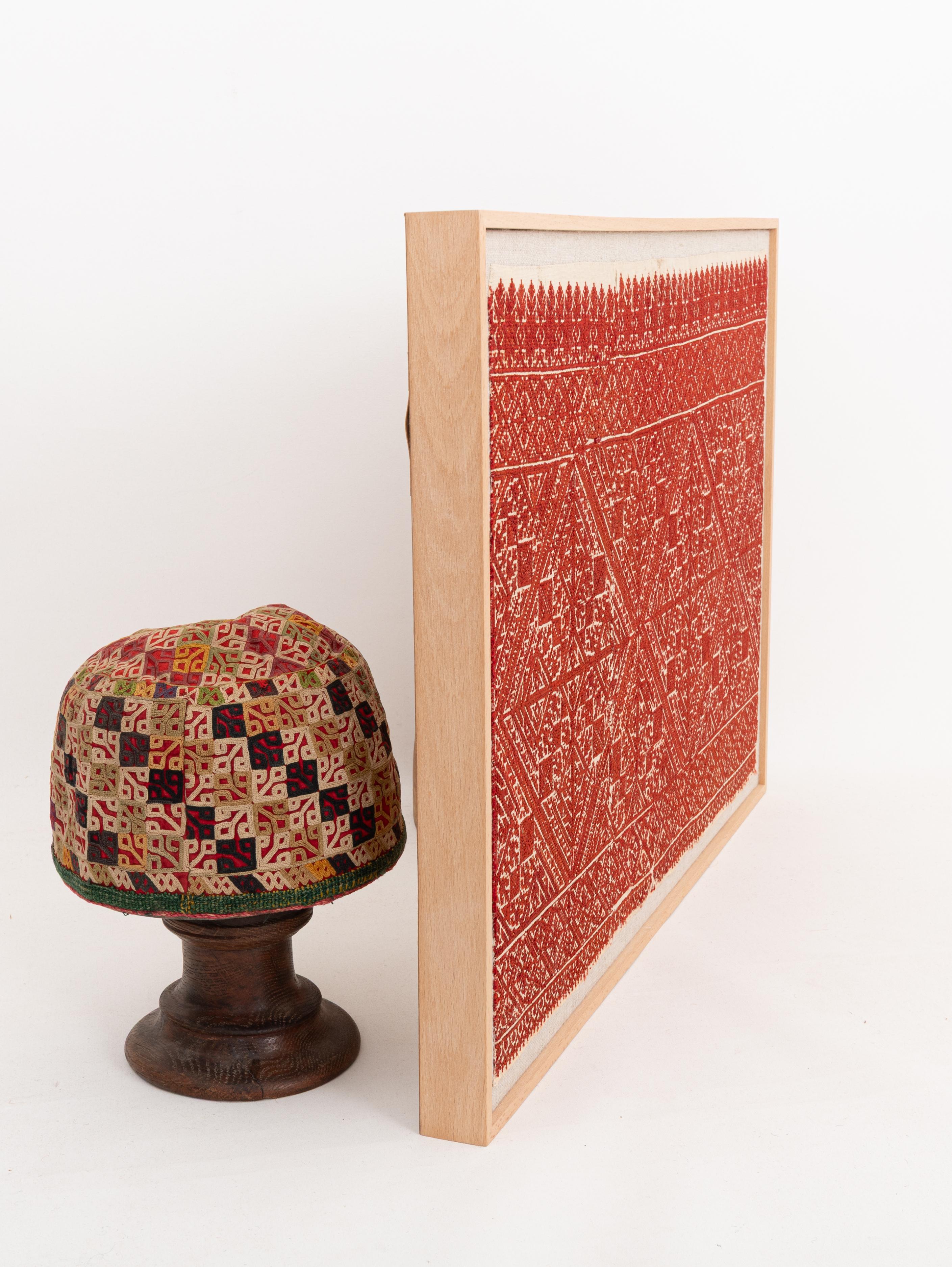 Soie Encadrement d'une ancienne broderie de Fez, A.I.C. Maroc en vente