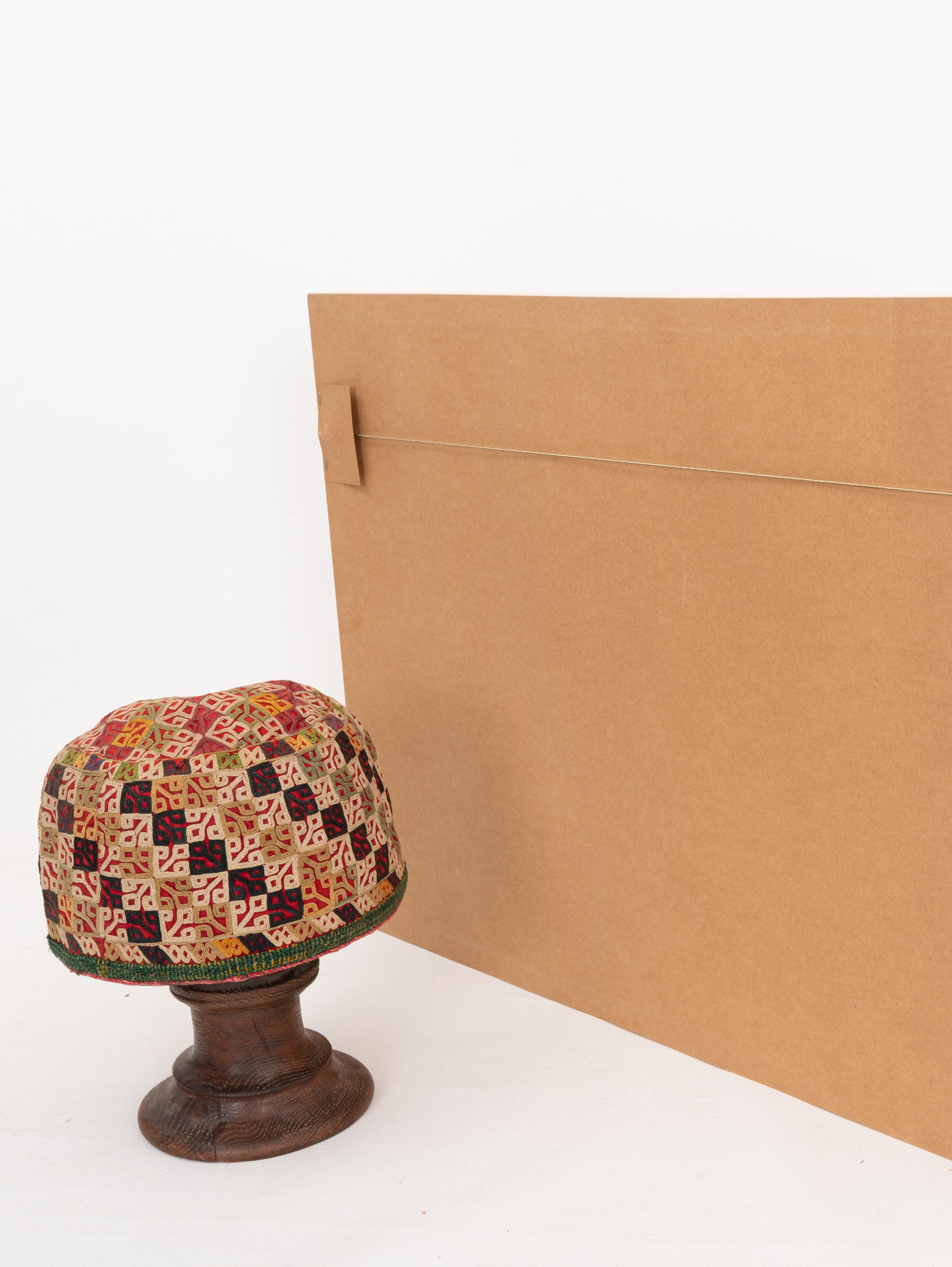 Encadrement d'une ancienne broderie de Fez, A.I.C. Maroc en vente 1