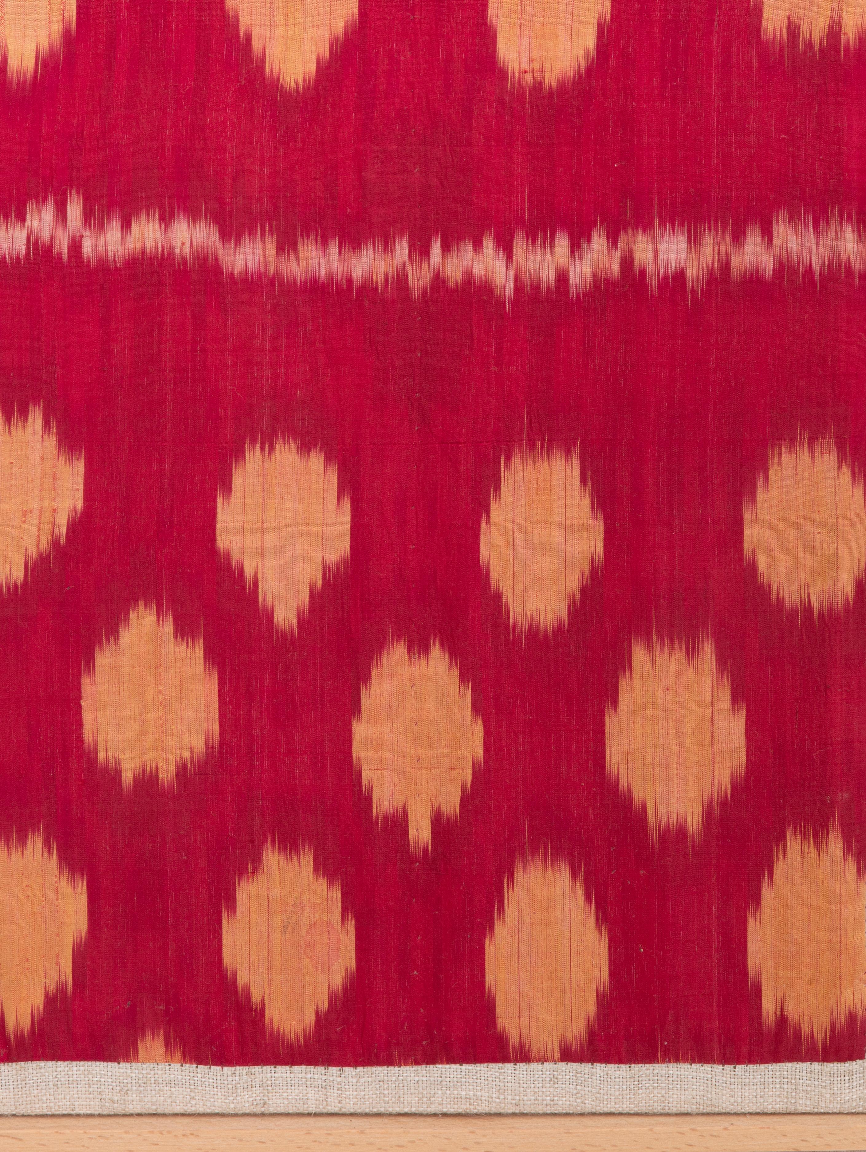 Gerahmtes antikes Ikat-Fragment, Usbekistan, Anfang 20. C. (Usbekisch) im Angebot
