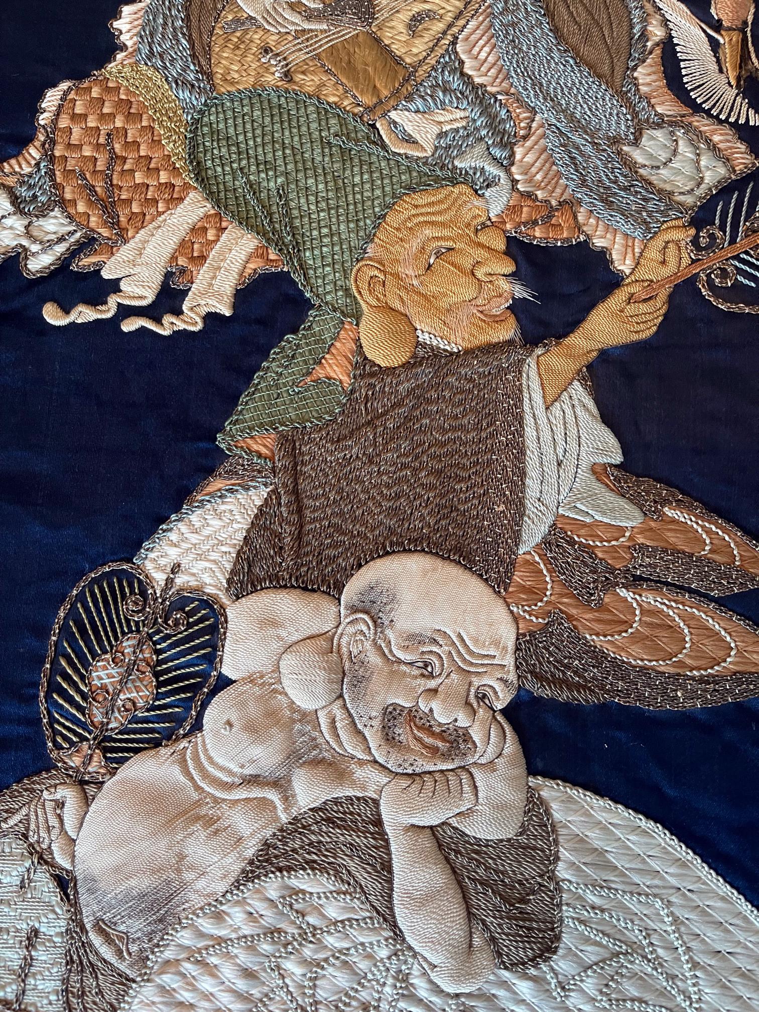 Japonais Panneau textile japonais ancien encadré de broderie de soie Fukusa en vente