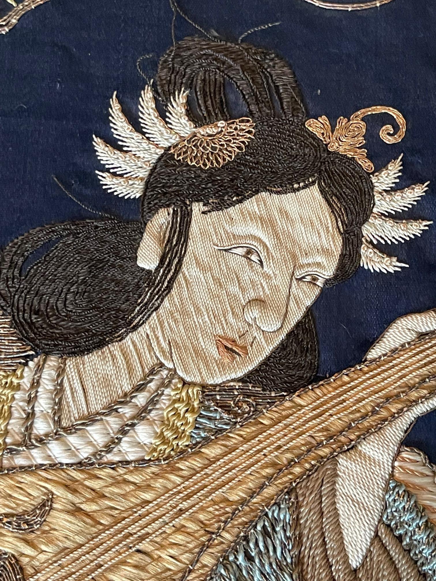 Soie Panneau textile japonais ancien encadré de broderie de soie Fukusa en vente