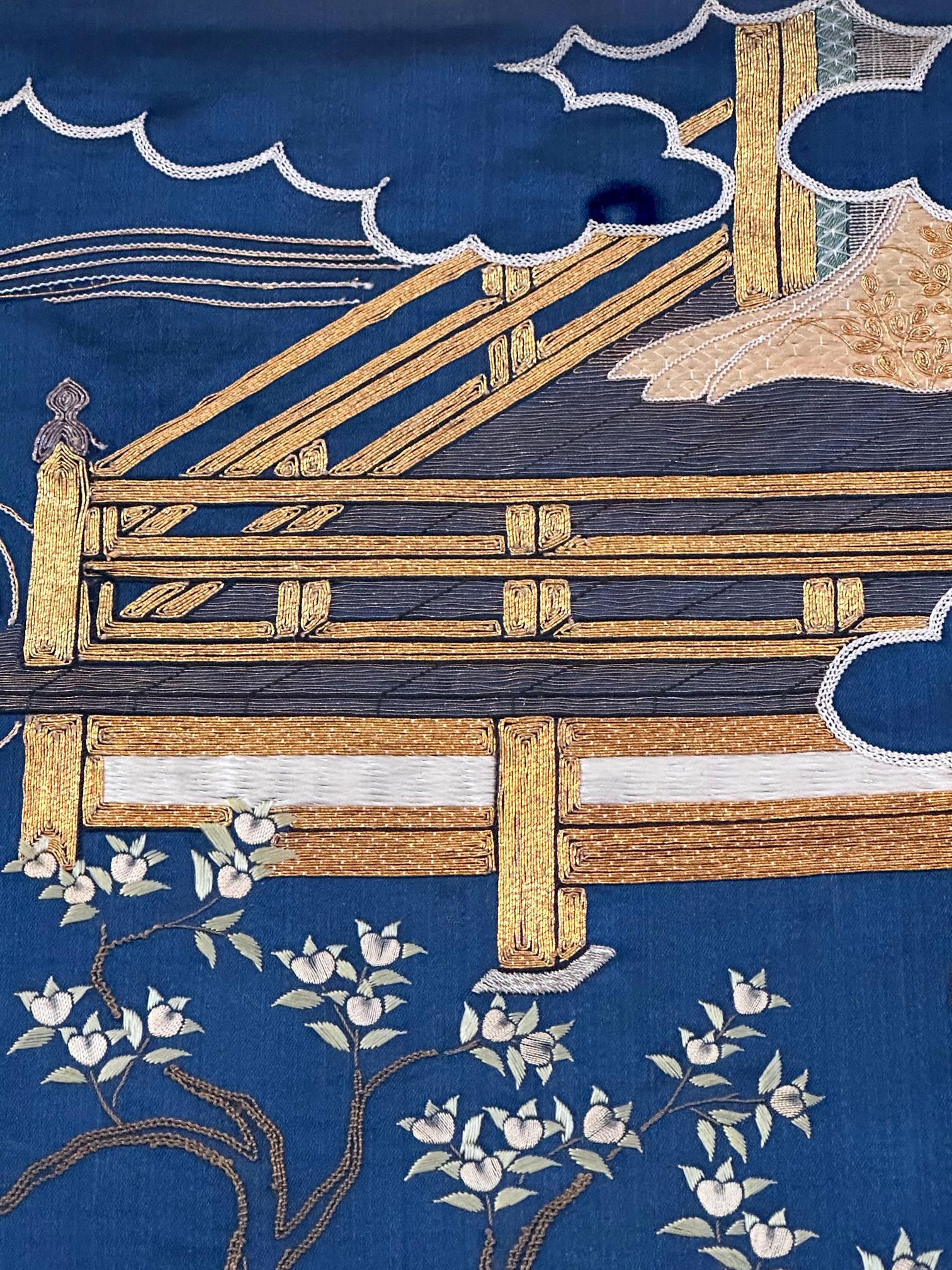Gerahmte antike japanische Fukusa-Textil-Tafel mit Stickerei im Angebot 12