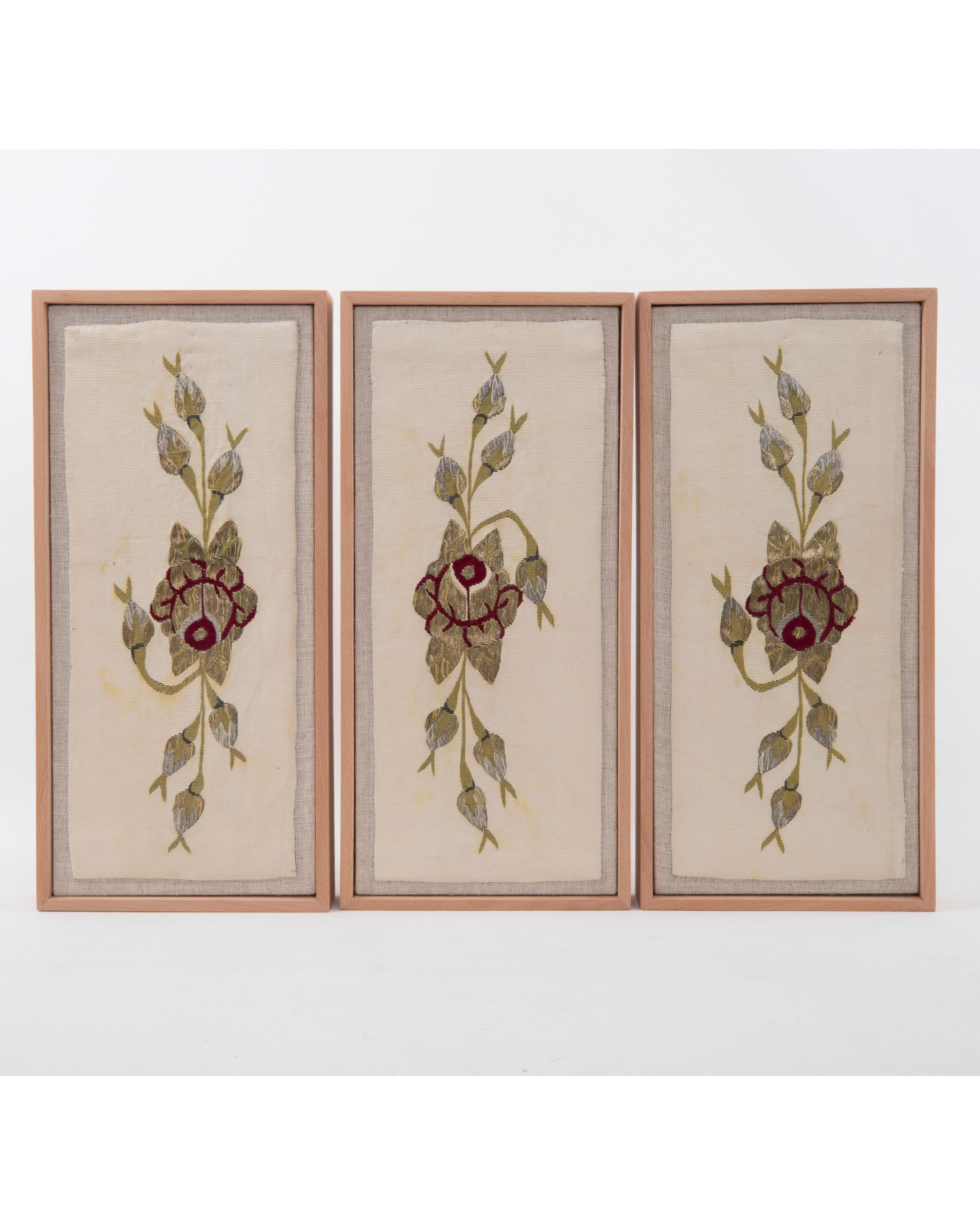 Per prima cosa il frammento è stato appoggiato a mano su un tessuto di lino, poi è stato teso su una barella di legno e rifinito con una cornice di legno.
Inizio del XX secolo. Libano
Pronti per essere applicati su una parete.

L'articolo