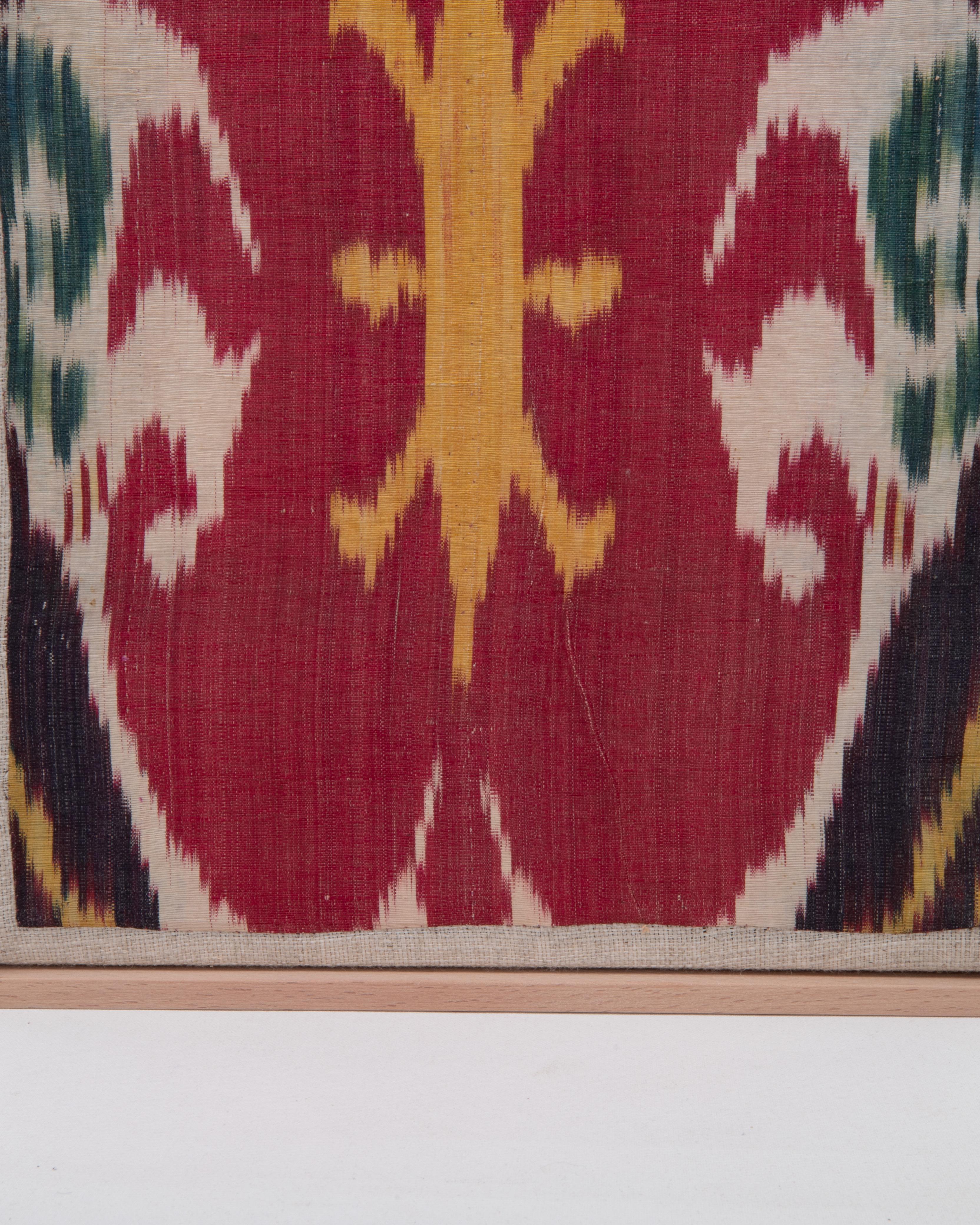 Framed Antique Silk and Cotton Ikat Fragment, 19th C. In condizioni discrete in vendita a Istanbul, TR