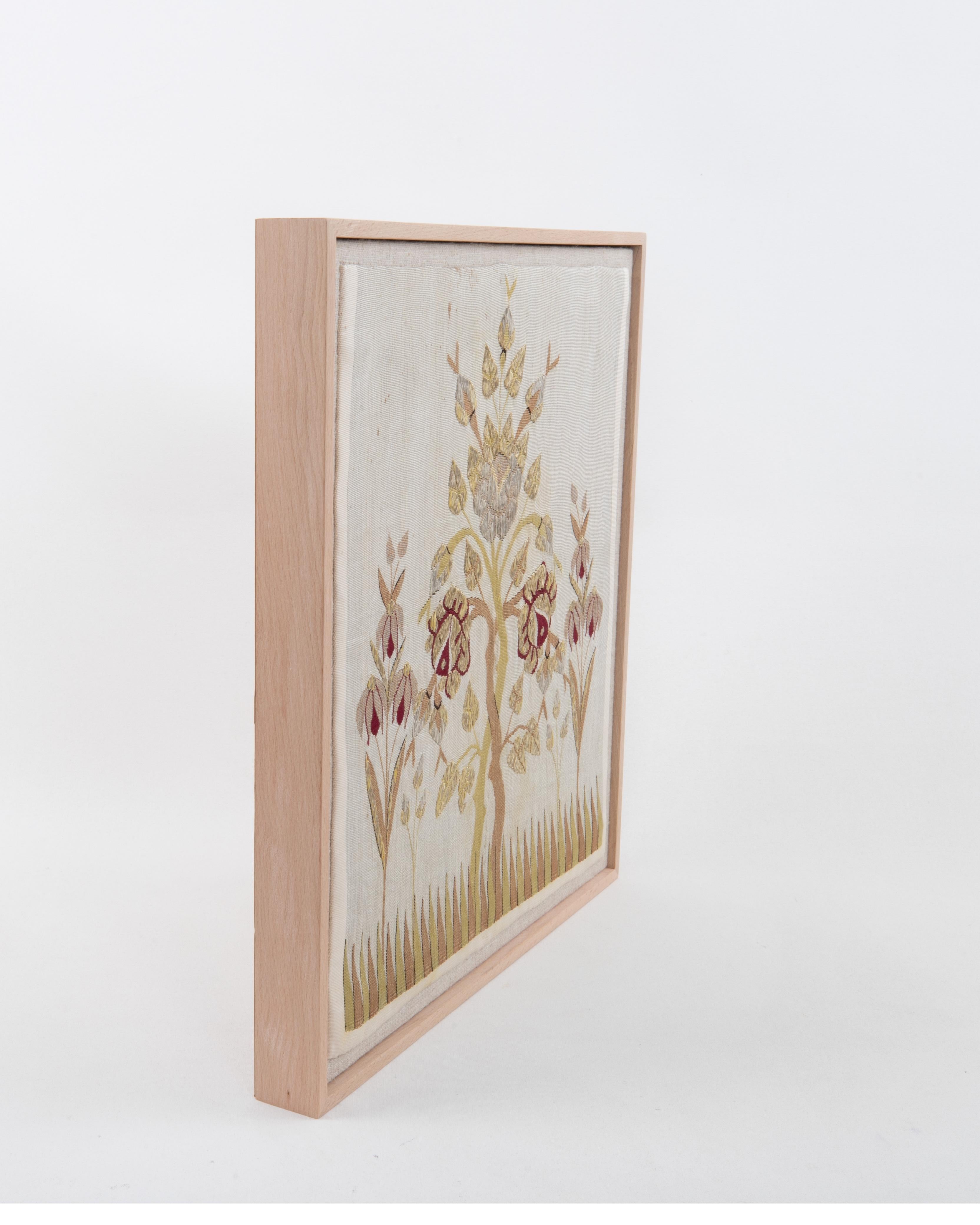 Framed Antique Silk and Metallic Tread Panel , Early 20th Century. siglo XX en venta