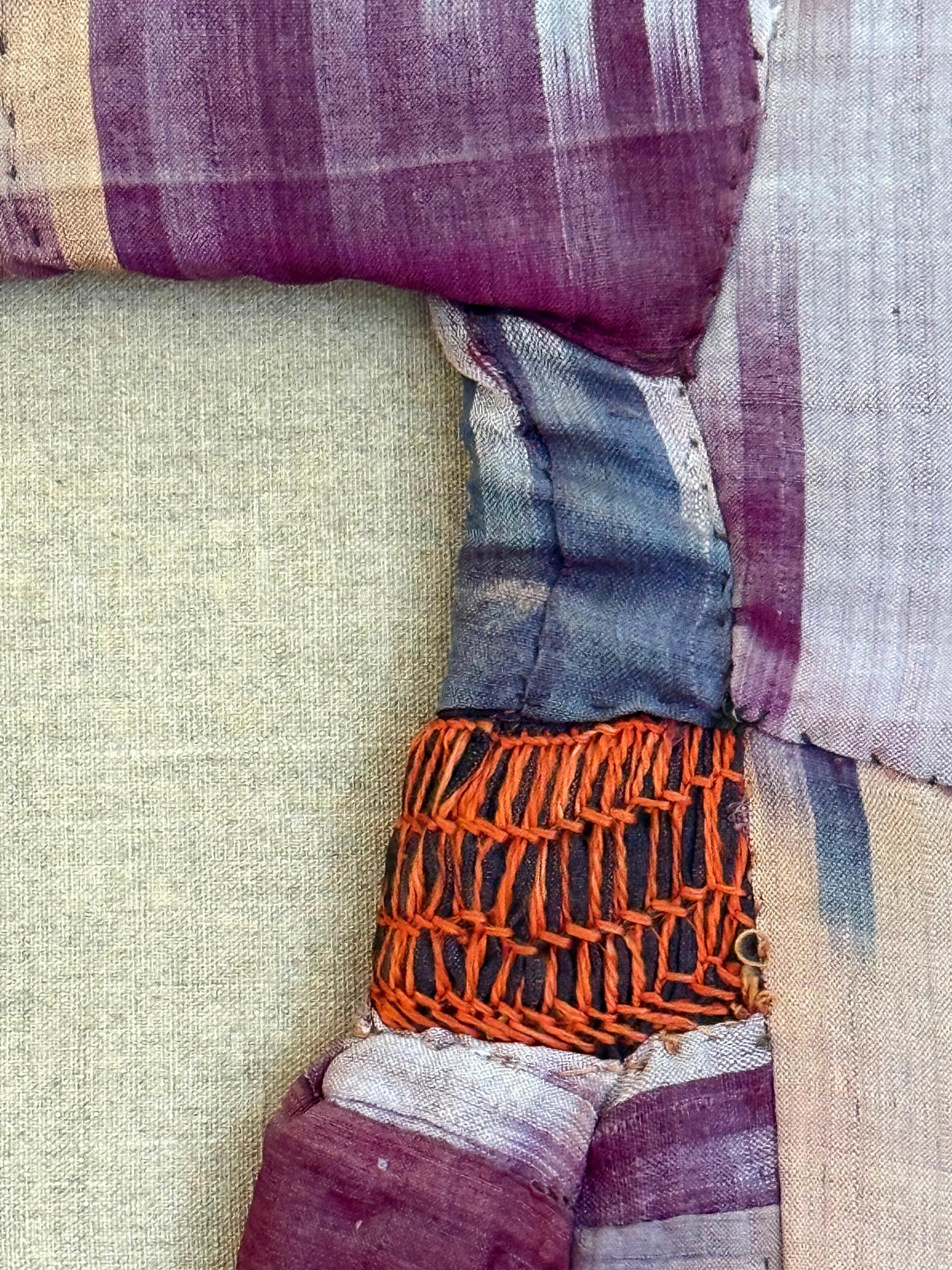 Gerahmte antike Seide Ikat Chapan Robe Zentralasien mit Provenienz im Angebot 8