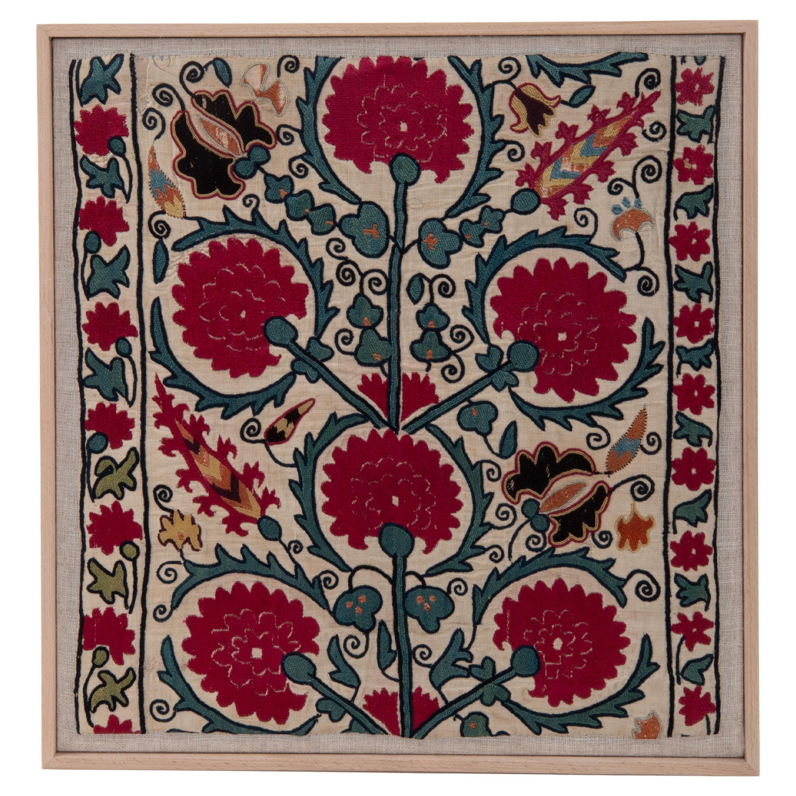 Gerahmtes antikes Suzani-Fragment, Tadschikistan, 19.