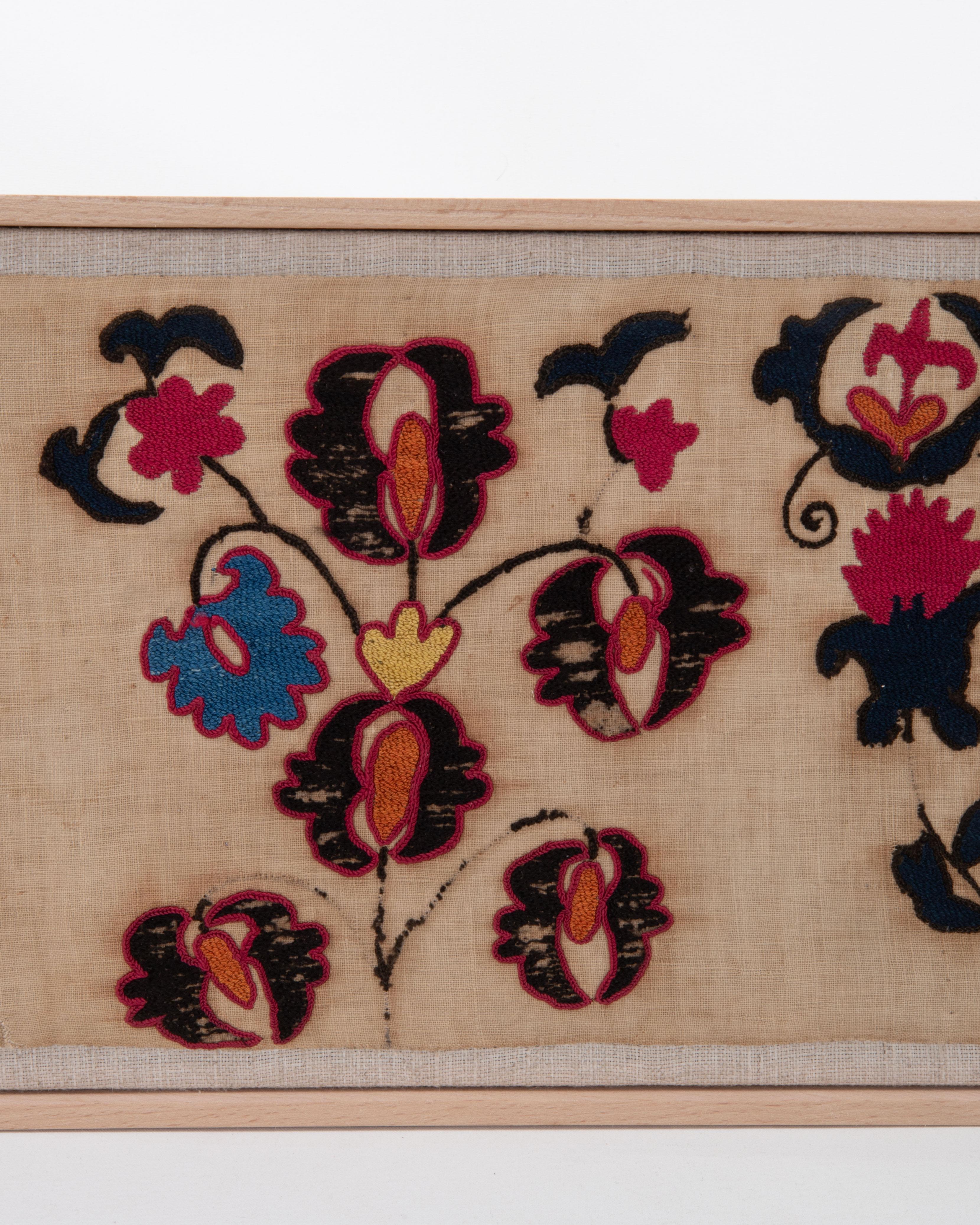 Framed Antique Tashkent Suzani Fragment, Tajikstan Bordado en venta