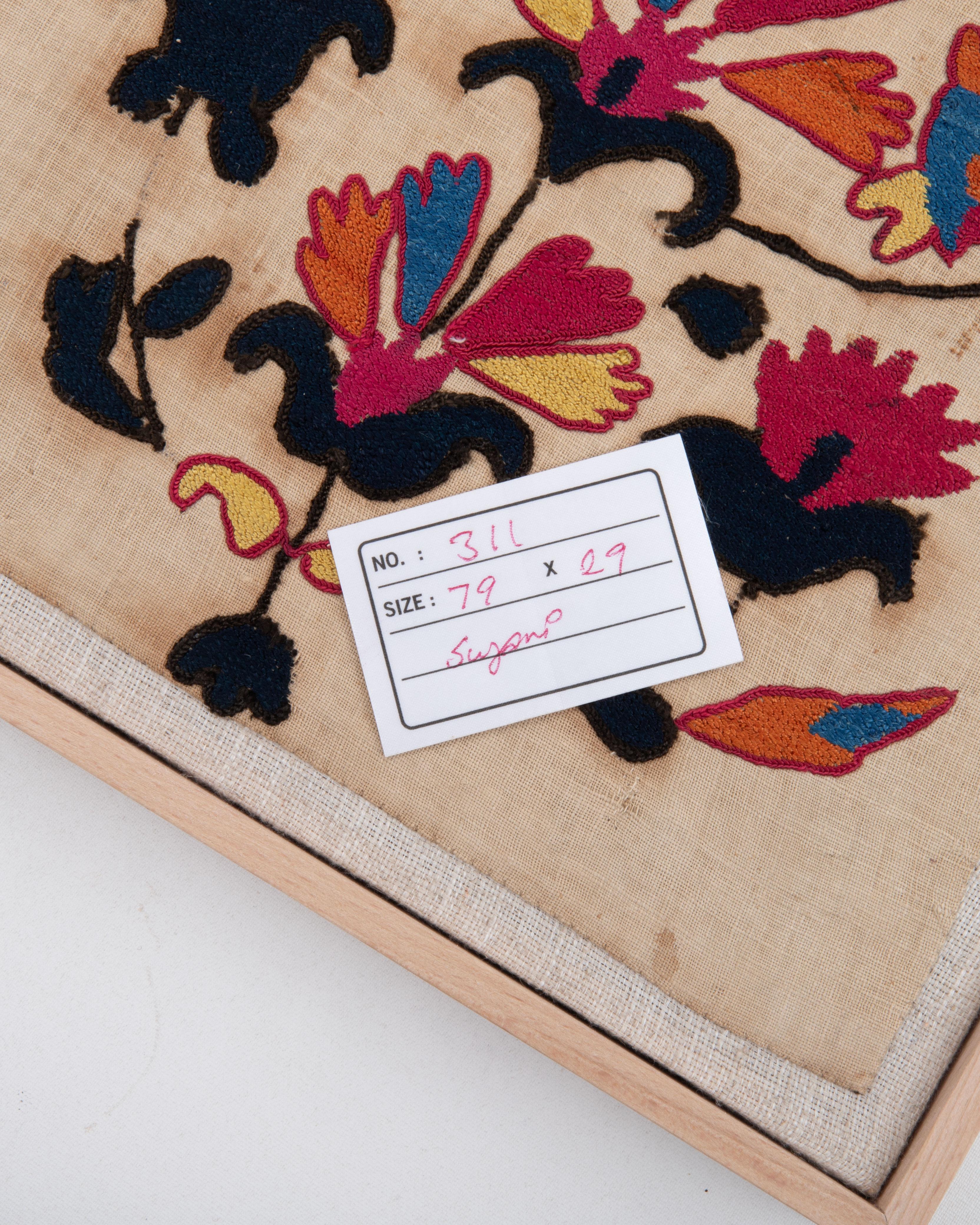 Framed Antique Tashkent Suzani Fragment, Tajikstan en venta 1