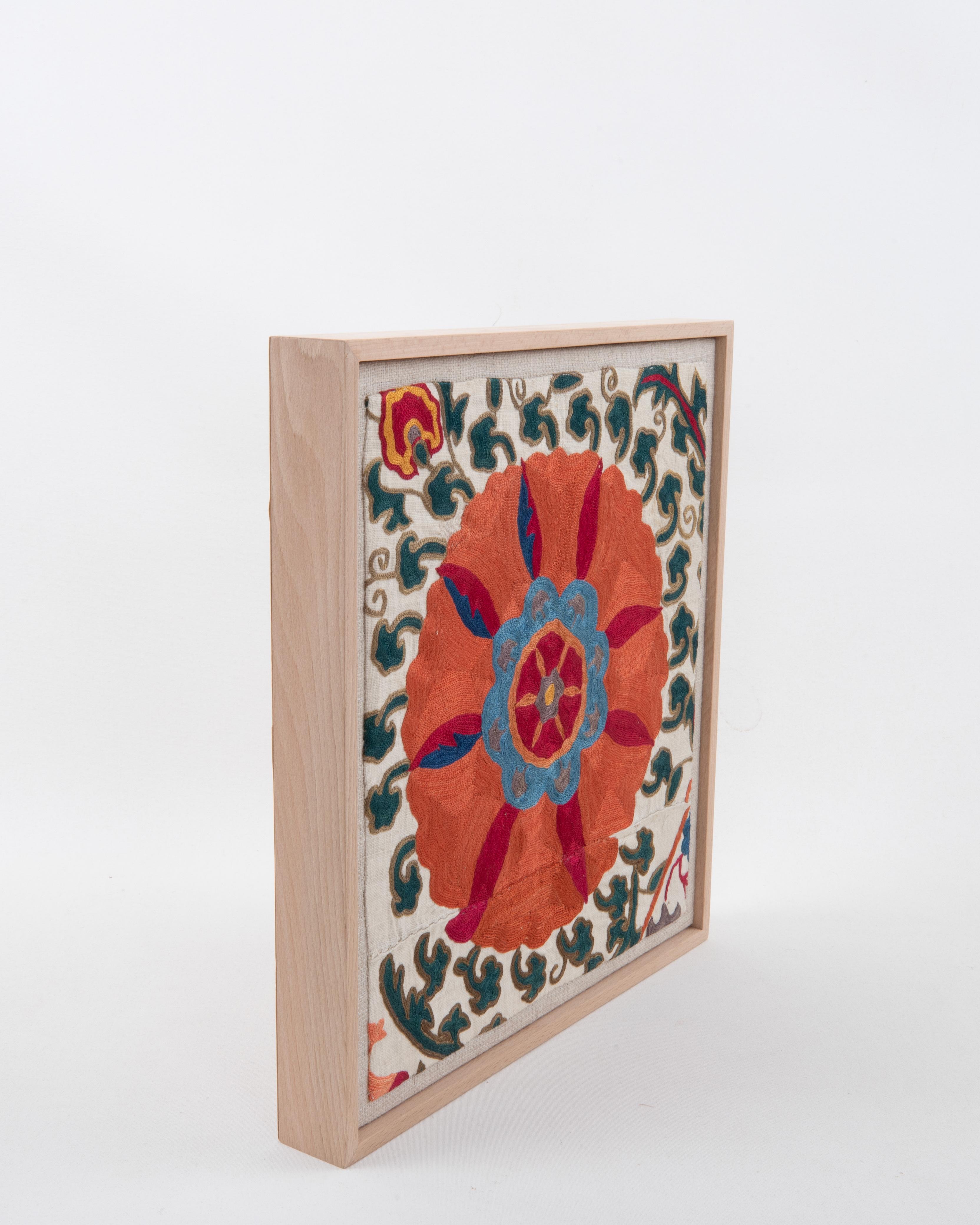 Framed Antique Uzbek Suzani Embroidery Fragment , 19th Century. In condizioni buone in vendita a Istanbul, TR