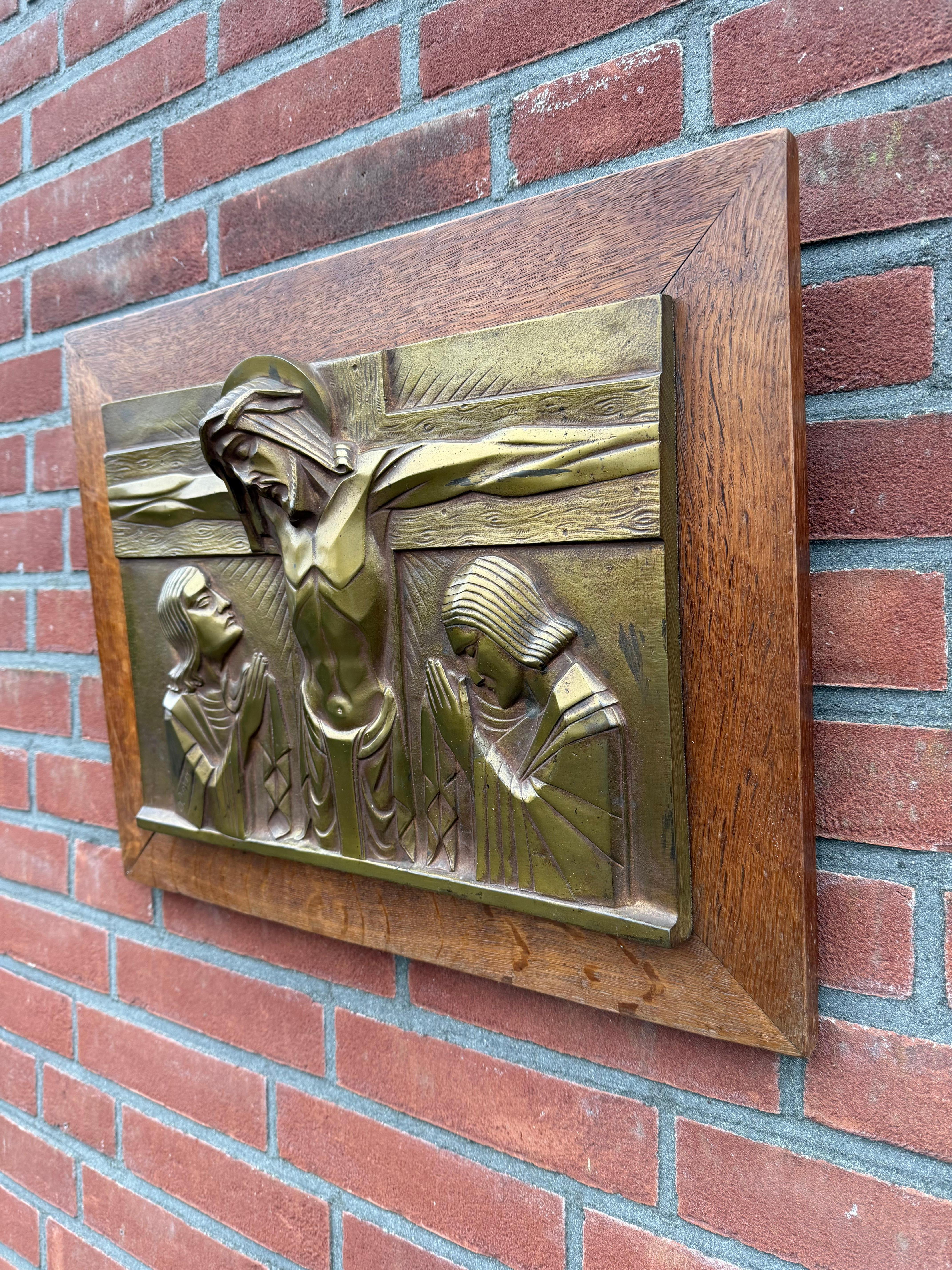 Plaque religieuse en bronze Art Déco encadrée du Christ sur le CRUCIFIX par Sylvain Norga en vente 4