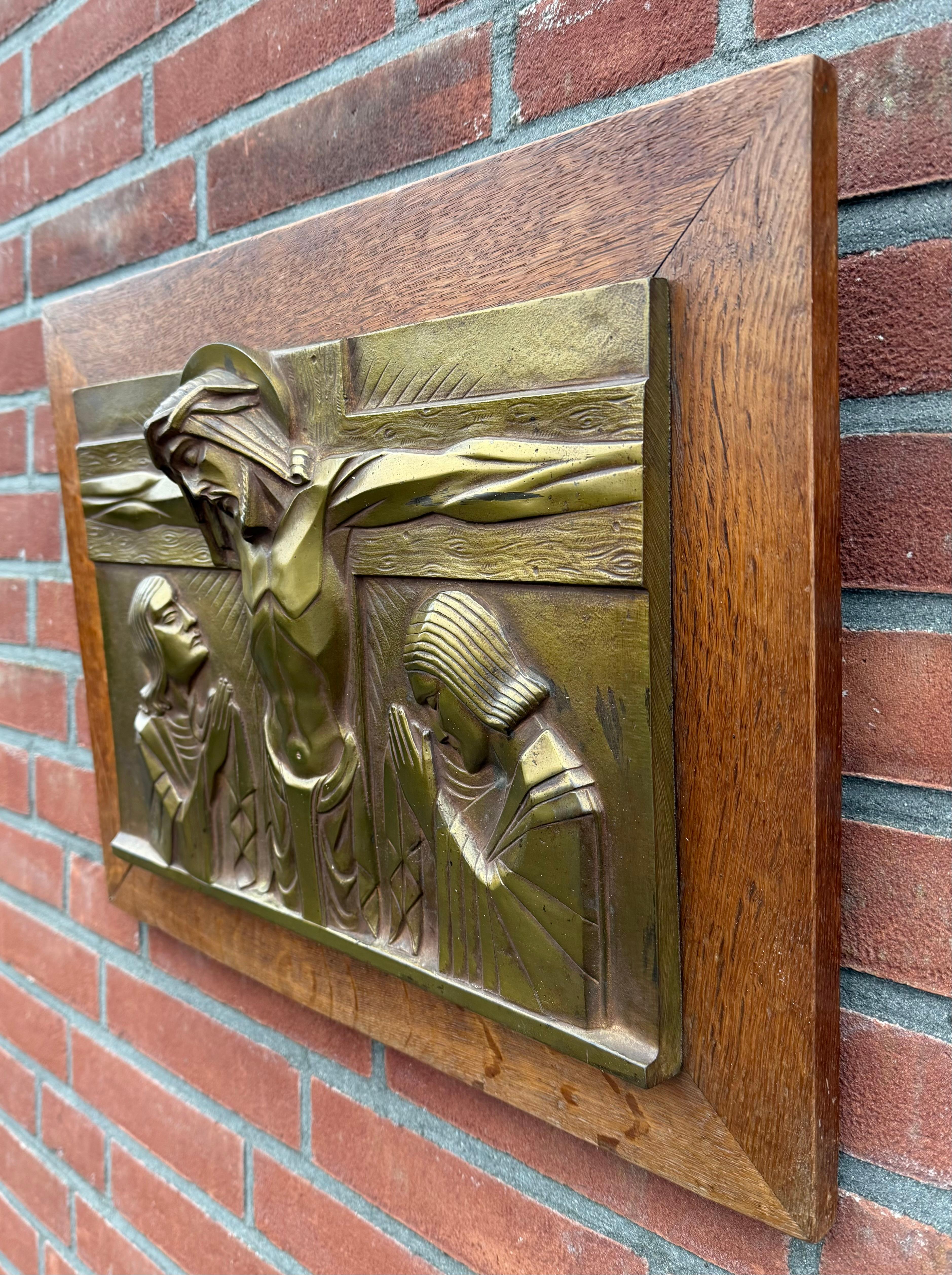 Plaque religieuse en bronze Art Déco encadrée du Christ sur le CRUCIFIX par Sylvain Norga en vente 5