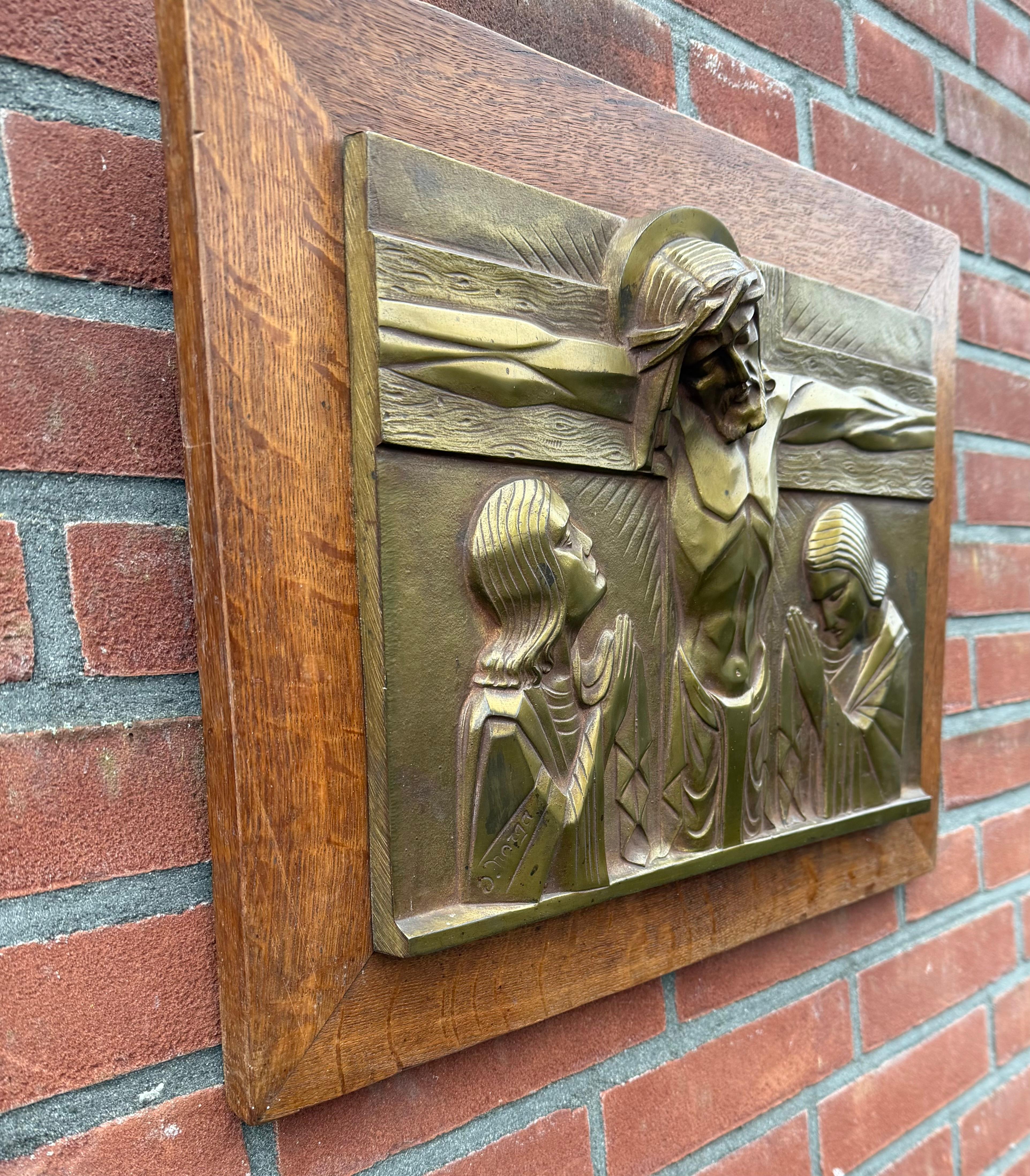 Plaque religieuse en bronze Art Déco encadrée du Christ sur le CRUCIFIX par Sylvain Norga en vente 7