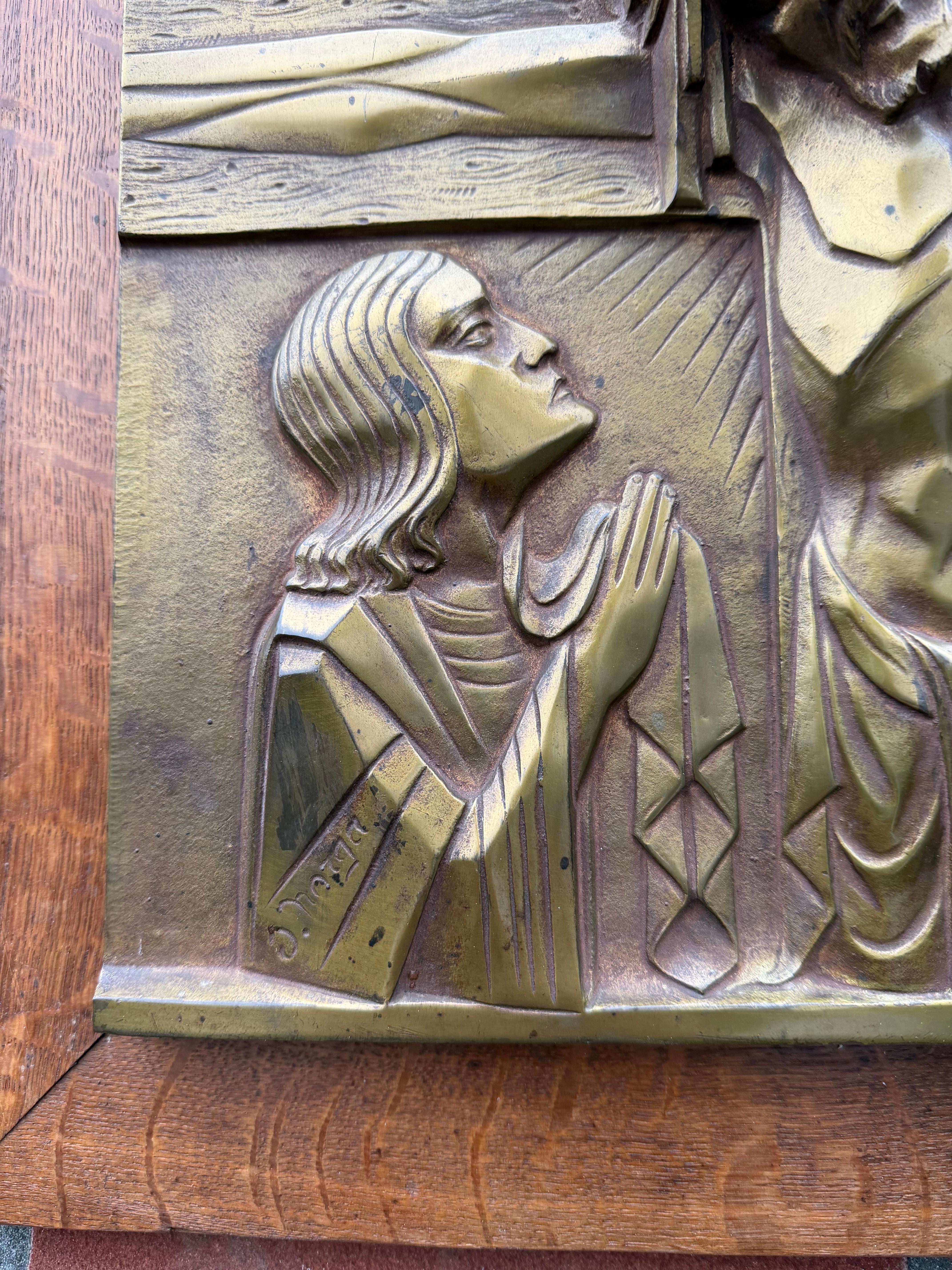 Plaque religieuse en bronze Art Déco encadrée du Christ sur le CRUCIFIX par Sylvain Norga Bon état - En vente à Lisse, NL