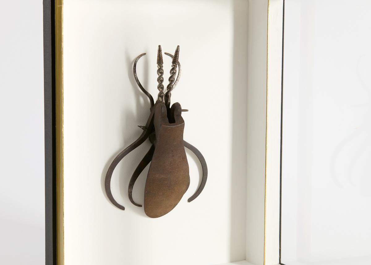 
Thierry Despont era conosciuto soprattutto per il suo studio di architettura di grande successo, ma era anche un artista affermato. Alcune delle sue opere più interessanti sono una serie di sculture realizzate con attrezzi o componenti trovati,