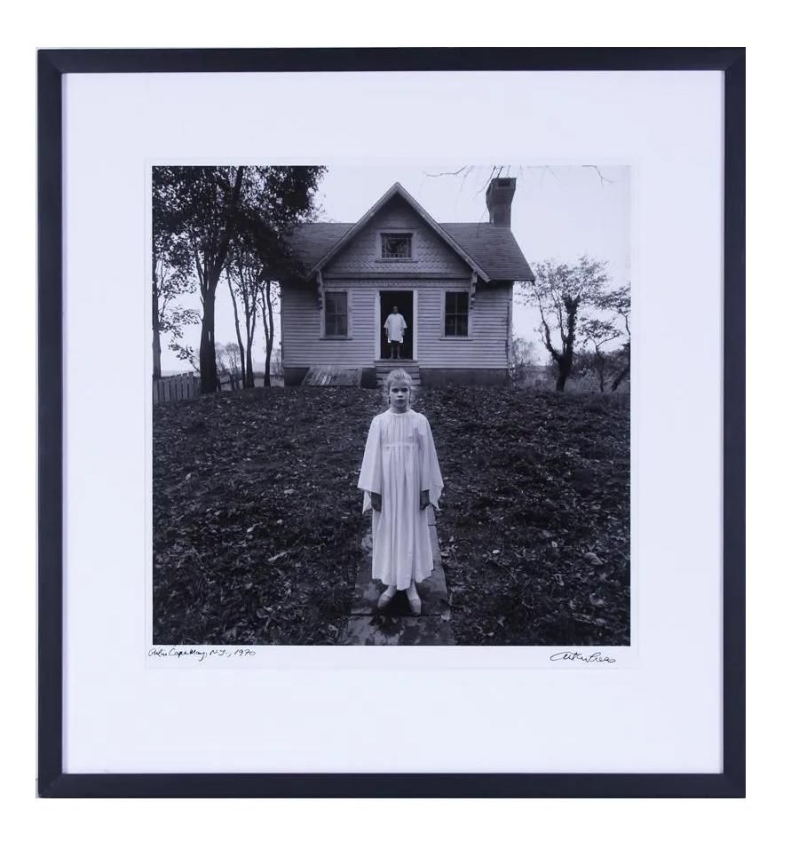 Gerahmte Schwarz-Weiß-Fotografie von Arthur Tress im Angebot 1