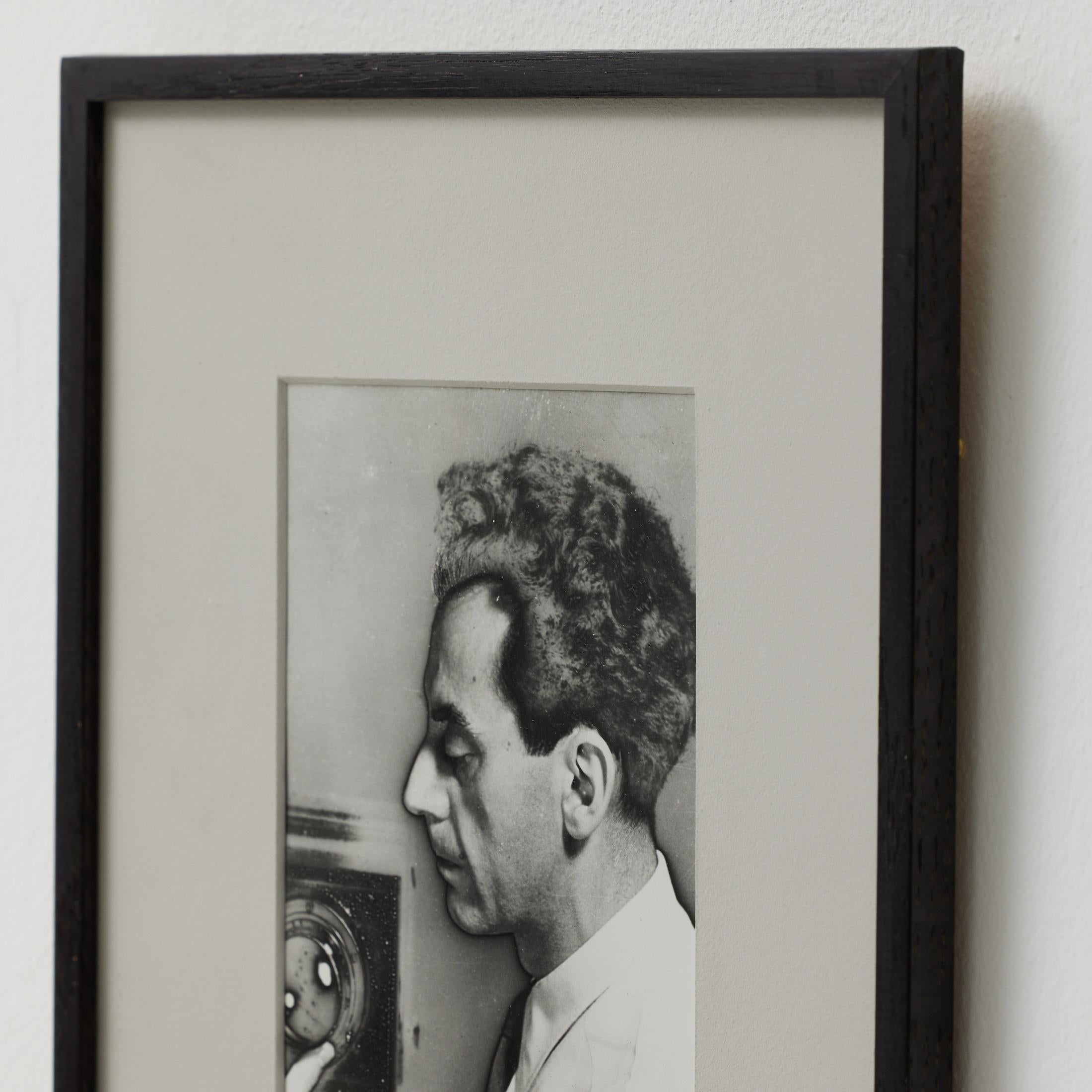 Ritratto in bianco e nero di Man Ray incorniciato, Self-Portrait d'epoca in vendita 4