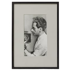 Gerahmtes Schwarz-Weiß-Porträt von Man Ray, Vintage Self-Portrait-Fotografie