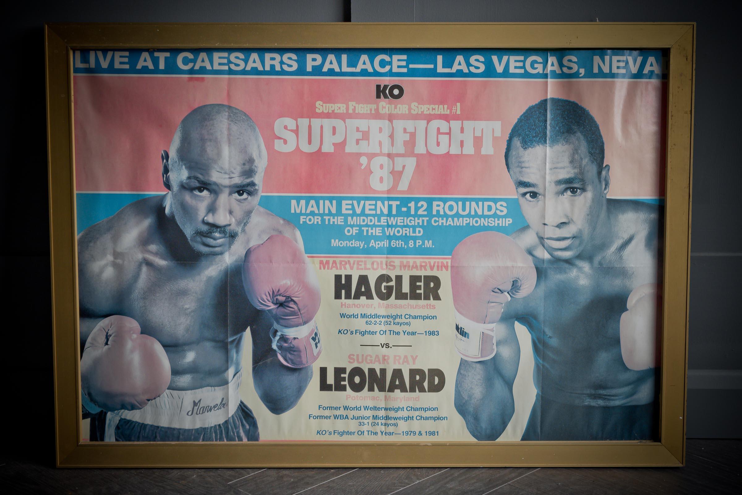 Affiche de boxe originale encadrée de 1987 pour le combat Hagler Vs Leonard à Las Vegas. 