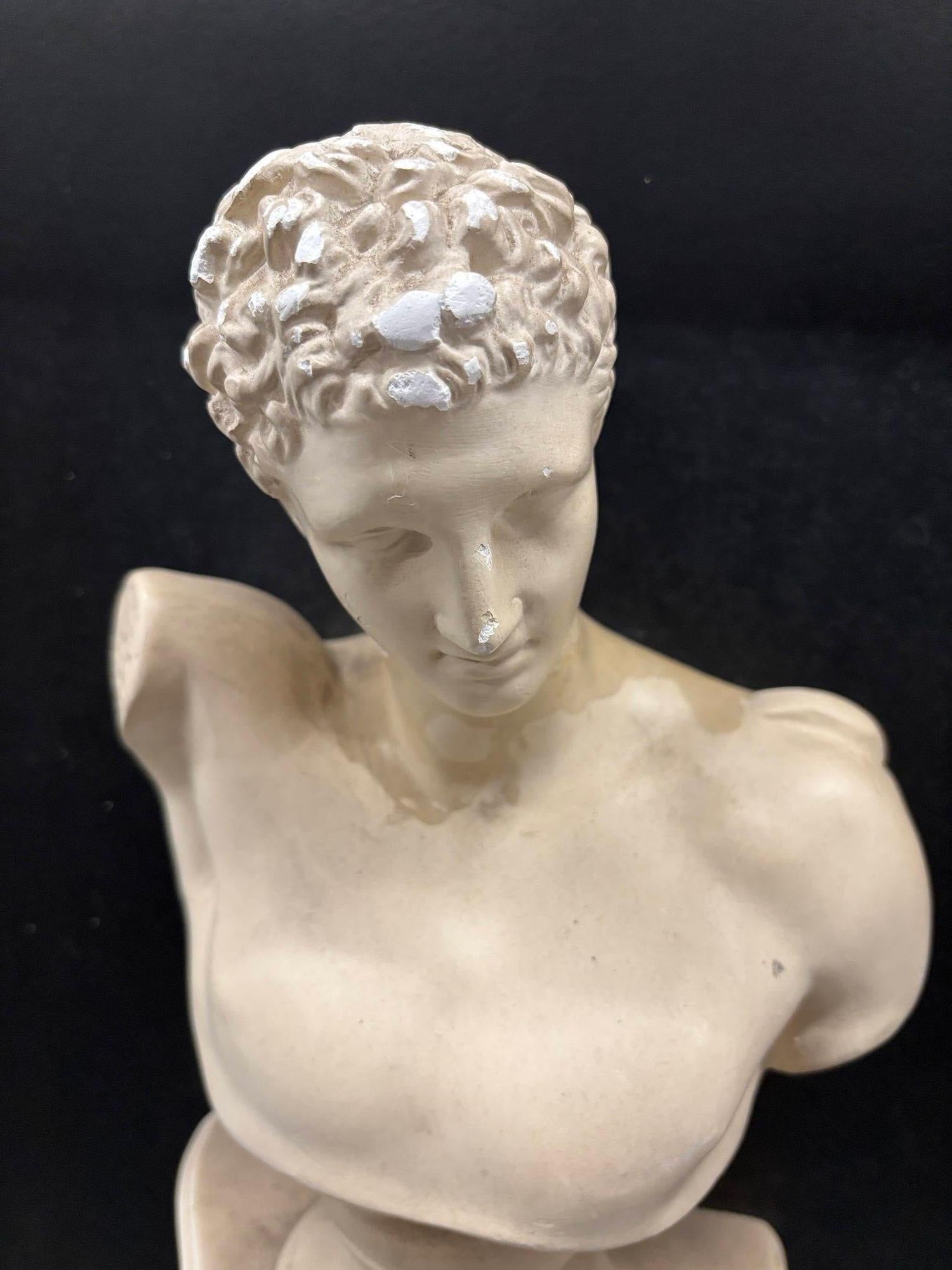 Framed Bust Sculpture 3D Framed Classical Style Art Male and Female Figure- Pair In Excellent Condition For Sale In Van Nuys, CA