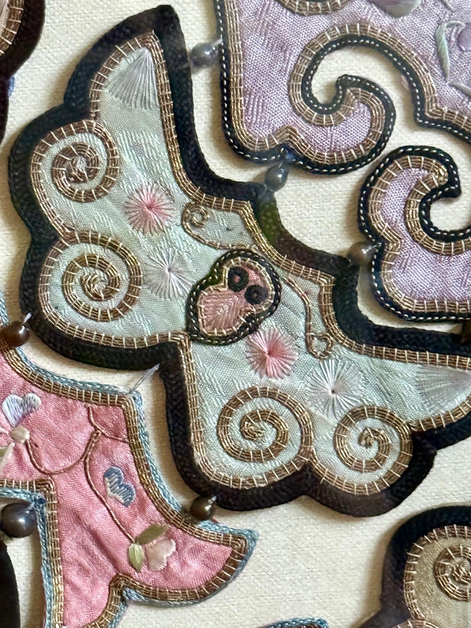 Framed Chinese Antique Embroidery Silk Collar Qing Dynasty For Sale 5
