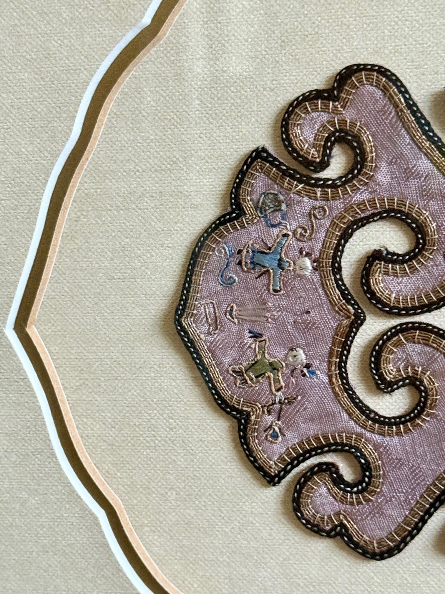 Framed Chinese Antique Embroidery Silk Collar Qing Dynasty For Sale 10