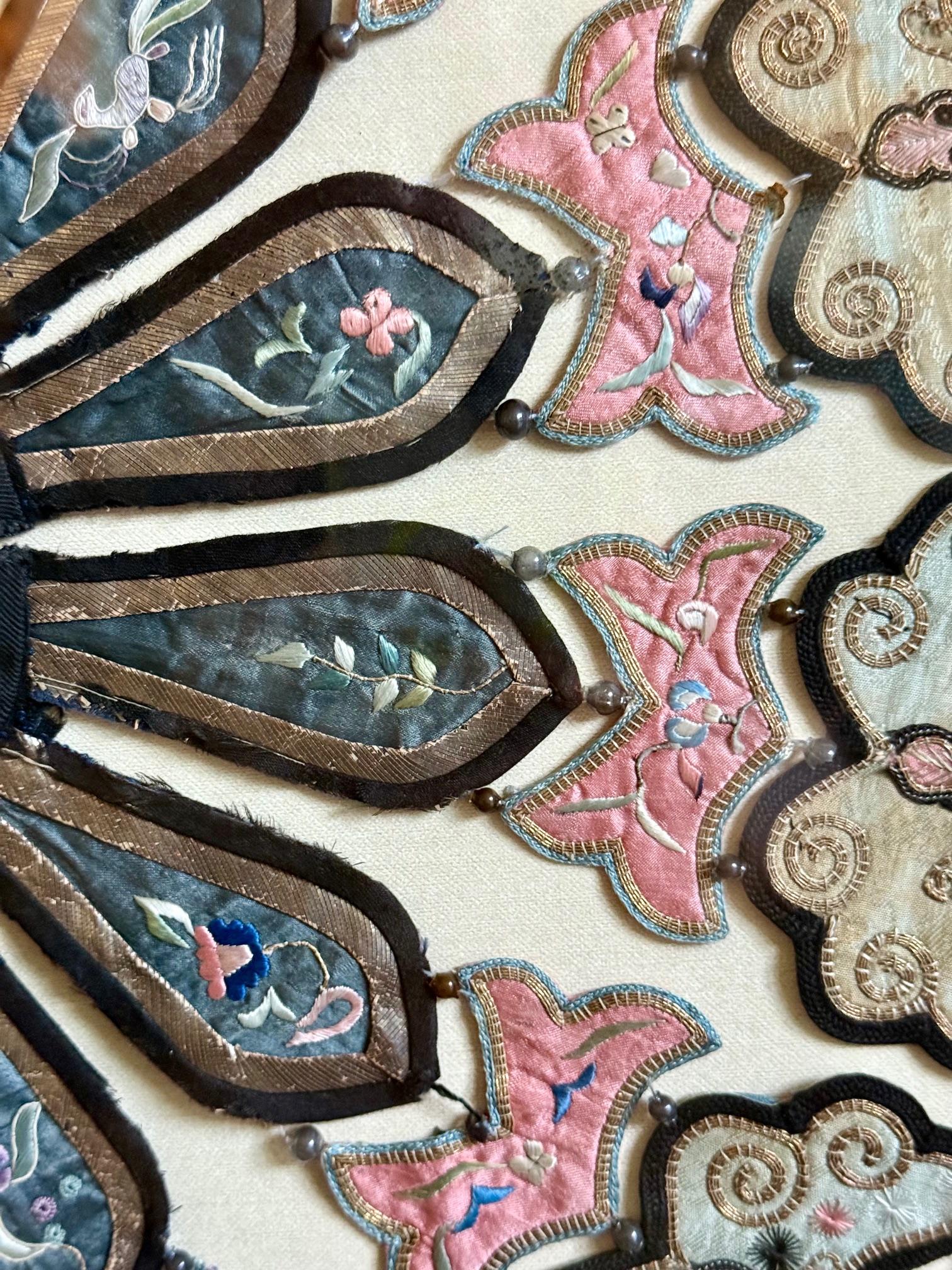 Framed Chinese Antique Embroidery Silk Collar Qing Dynasty For Sale 1