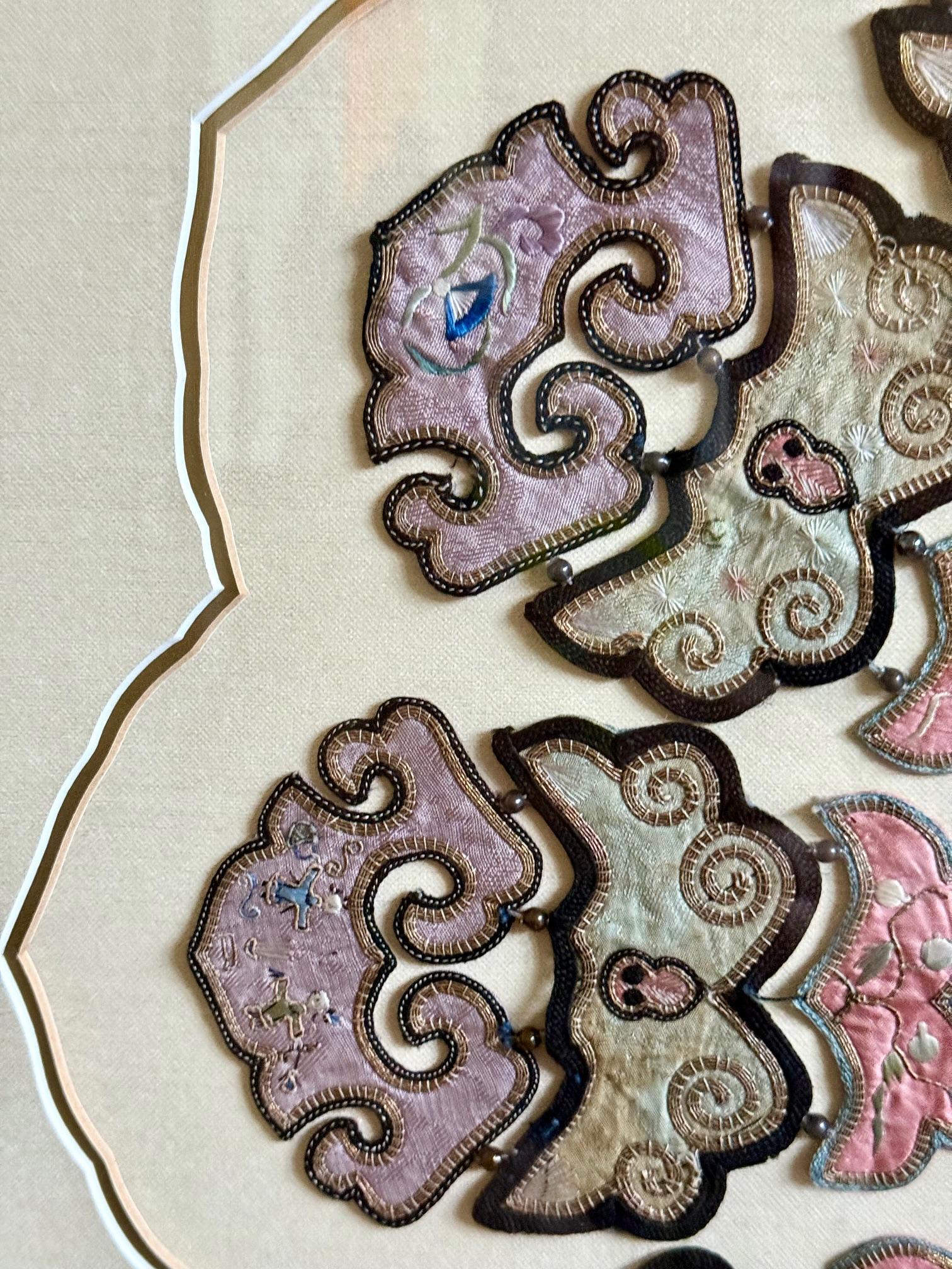Framed Chinese Antique Embroidery Silk Collar Qing Dynasty For Sale 2