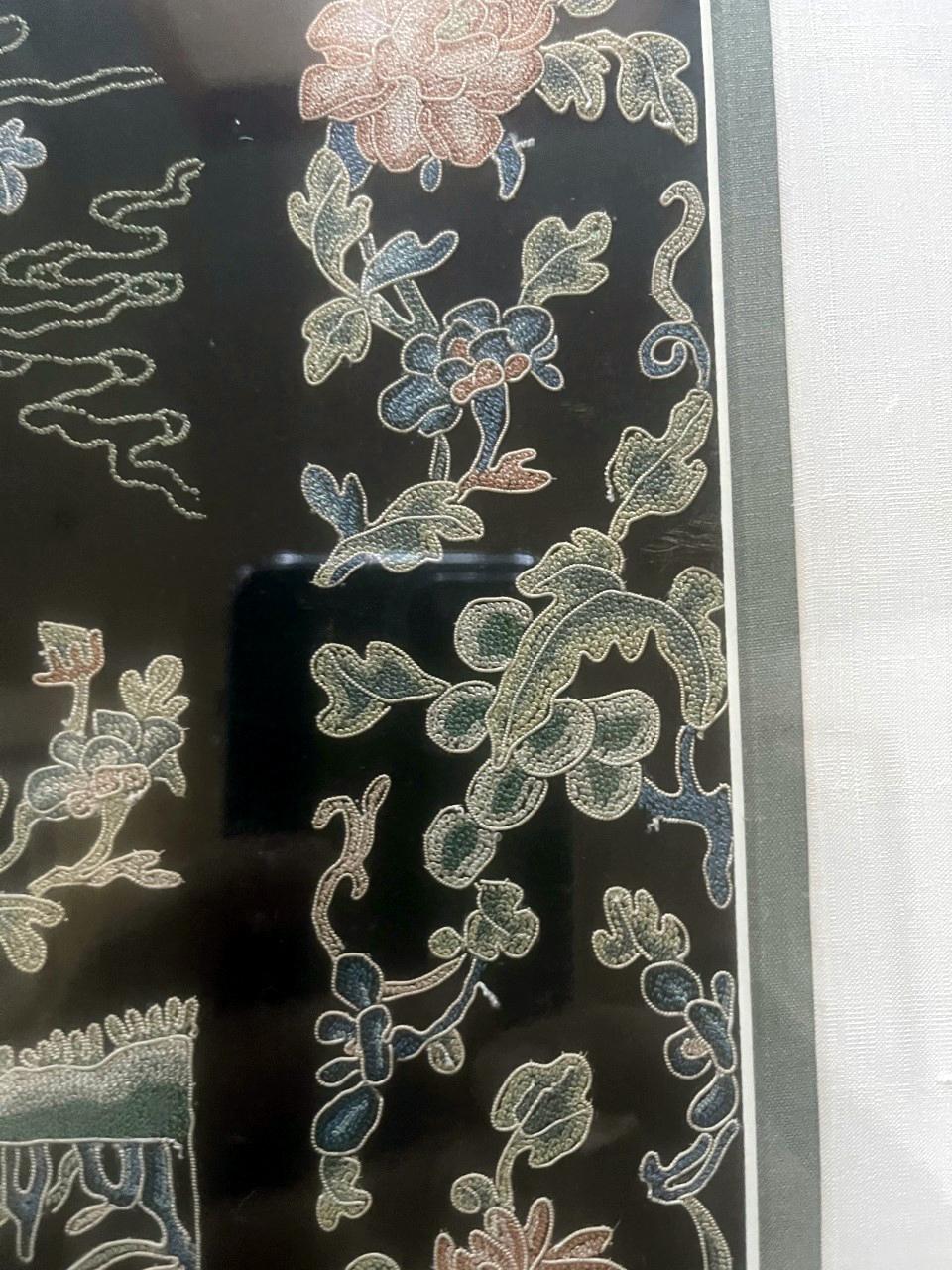 Framed Chinese Antique Textile Qing Dynasty Provenance For Sale 1